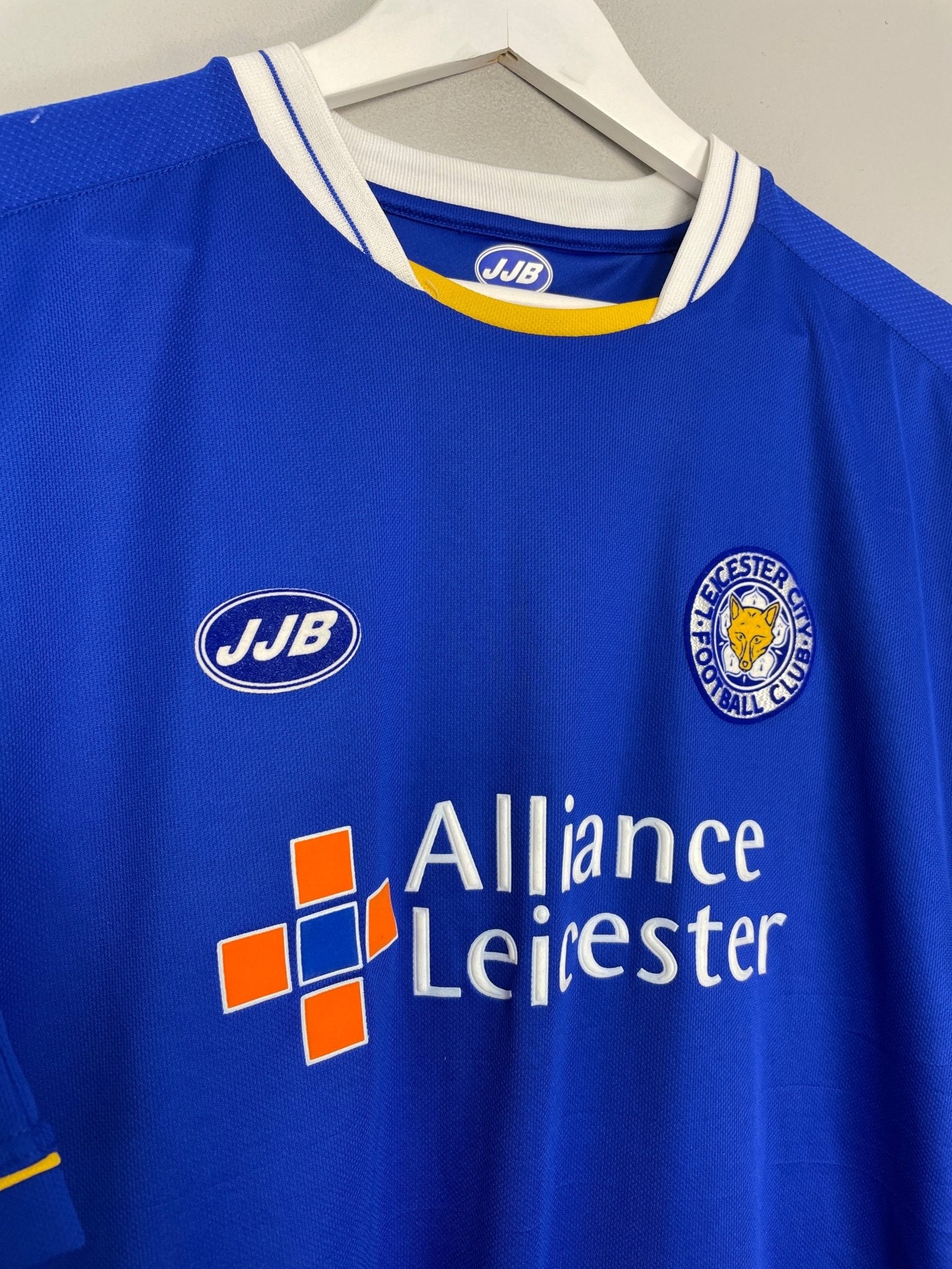 Shop 2005/06 LEICESTER CITY HOME SHIRT (L) JJB, classic football shirts, vintage football shirts & retro soccer jerseys at Cult Kits