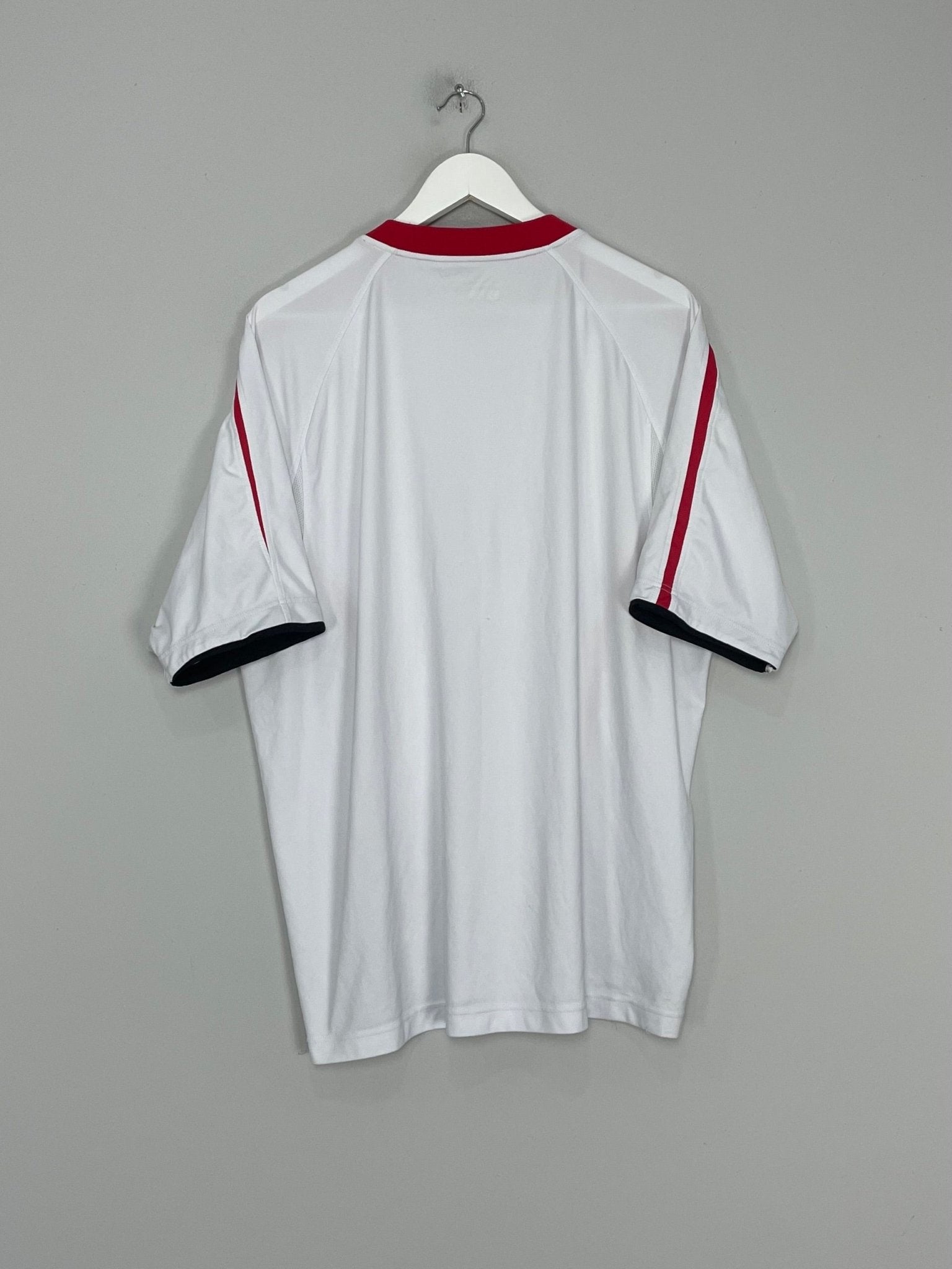 Shop 2005/06 LIVERPOOL AWAY SHIRT (XL) REEBOK, classic football shirts, vintage football shirts & retro soccer jerseys at Cult Kits