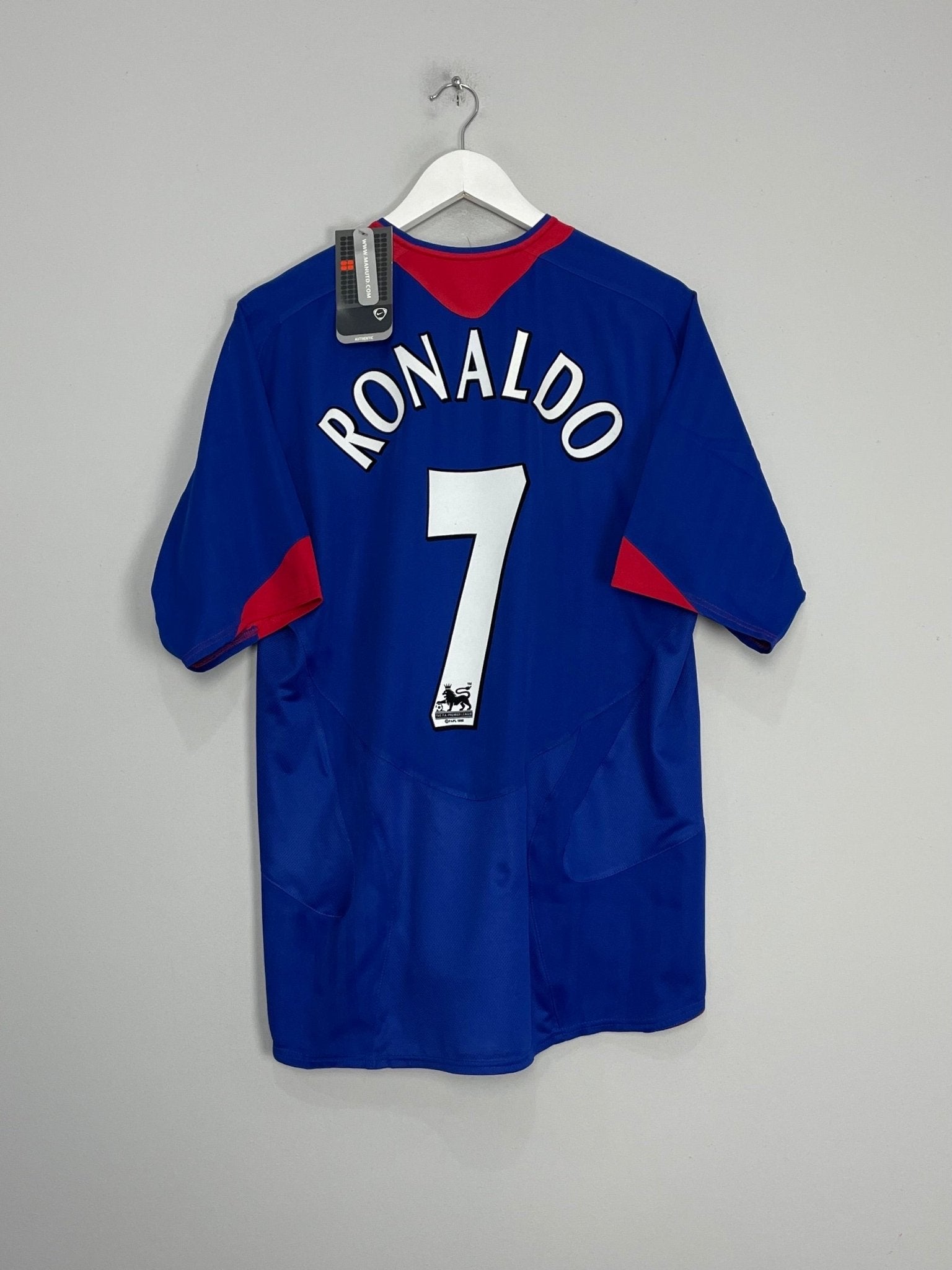 Shop 2005/06 MANCHESTER UNITED RONALDO #7 *BNWT* AWAY SHIRT (L) NIKE, classic football shirts, vintage football shirts & retro soccer jerseys at Cult Kits