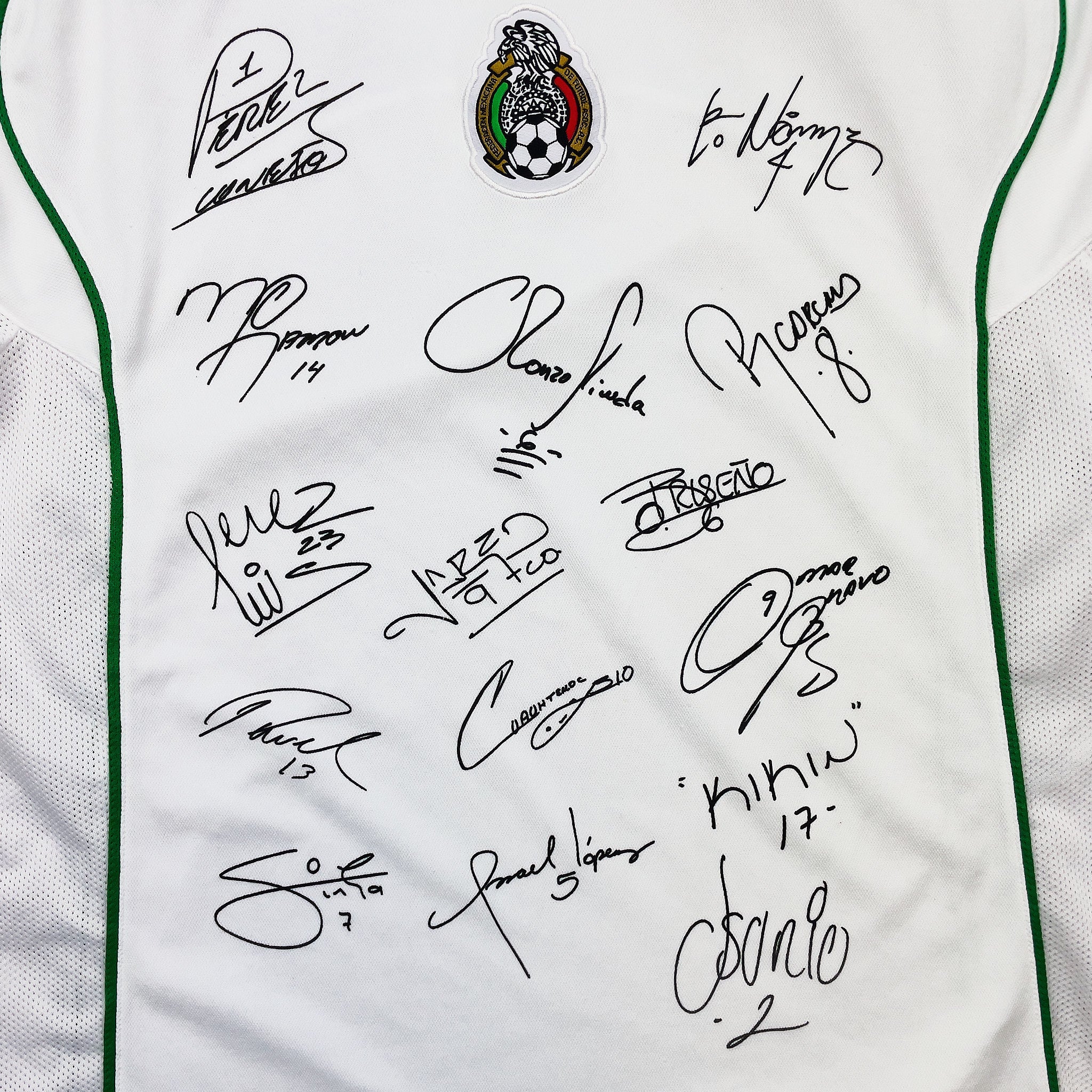 Buy 2005/06 Mexico *Squad Signed* Away Shirt (L) Nike ~ Free worldwide shipping ~ Authentic Vintage Football Shirts from Cult Kits