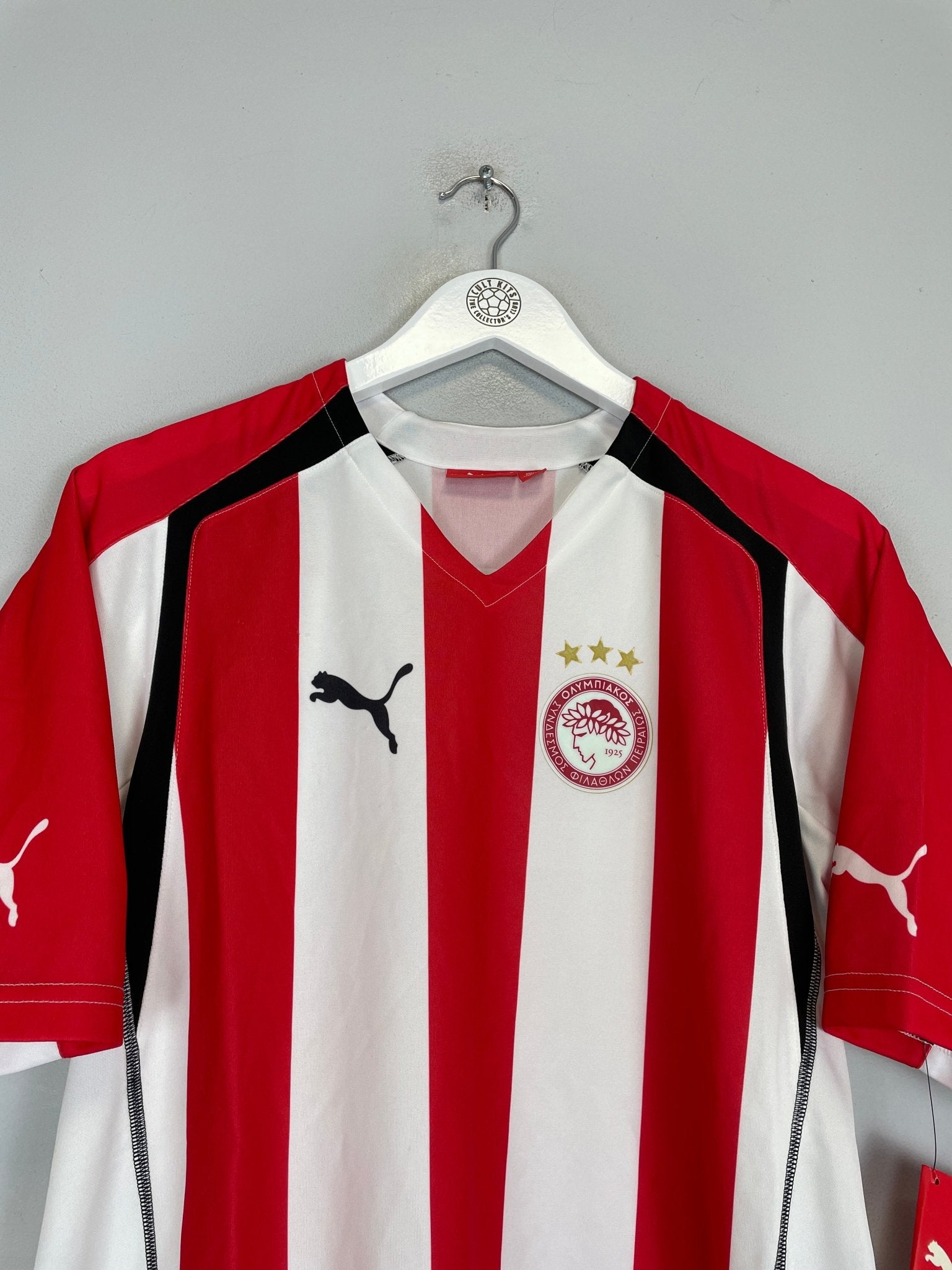 Shop 2005/06 OLYMPIAKOS *BNWT* HOME SHIRT (XL) PUMA, classic football shirts, vintage football shirts & retro soccer jerseys at Cult Kits