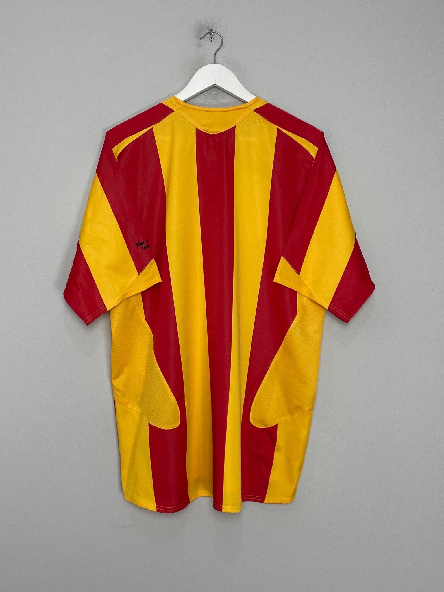 Shop 2005/06 RC LENS *CENTENARY* HOME SHIRT (XL) NIKE, classic football shirts, vintage football shirts & retro soccer jerseys at Cult Kits