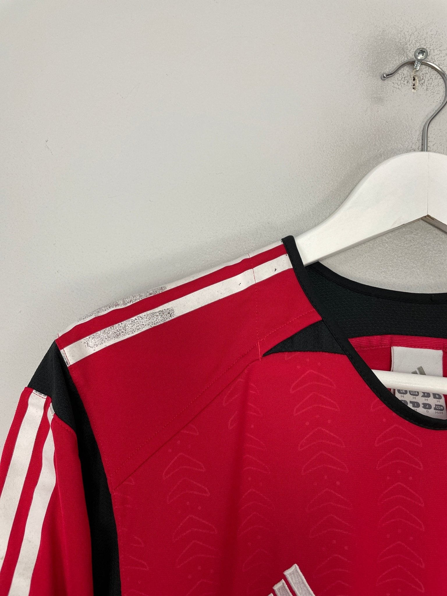 Shop 2005/06 REAL MADRID CASILLAS #1 GK SHIRT (M) ADIDAS, classic football shirts, vintage football shirts & retro soccer jerseys at Cult Kits