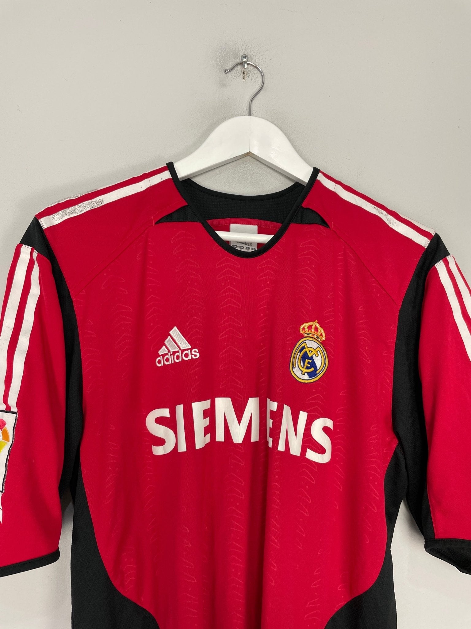 Shop 2005/06 REAL MADRID CASILLAS #1 GK SHIRT (M) ADIDAS, classic football shirts, vintage football shirts & retro soccer jerseys at Cult Kits