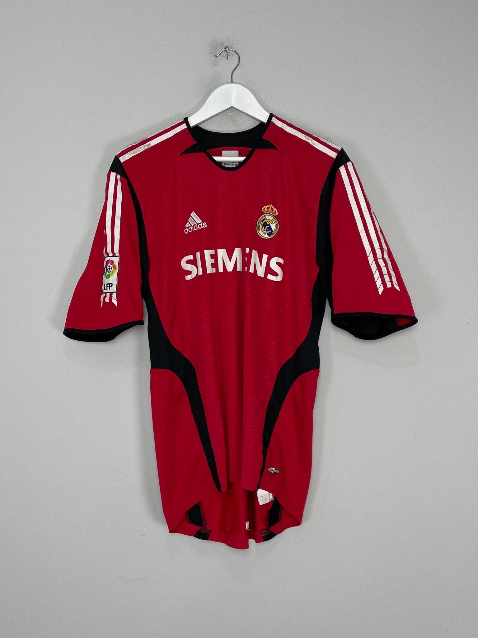 Shop 2005/06 REAL MADRID CASILLAS #1 GK SHIRT (M) ADIDAS, classic football shirts, vintage football shirts & retro soccer jerseys at Cult Kits