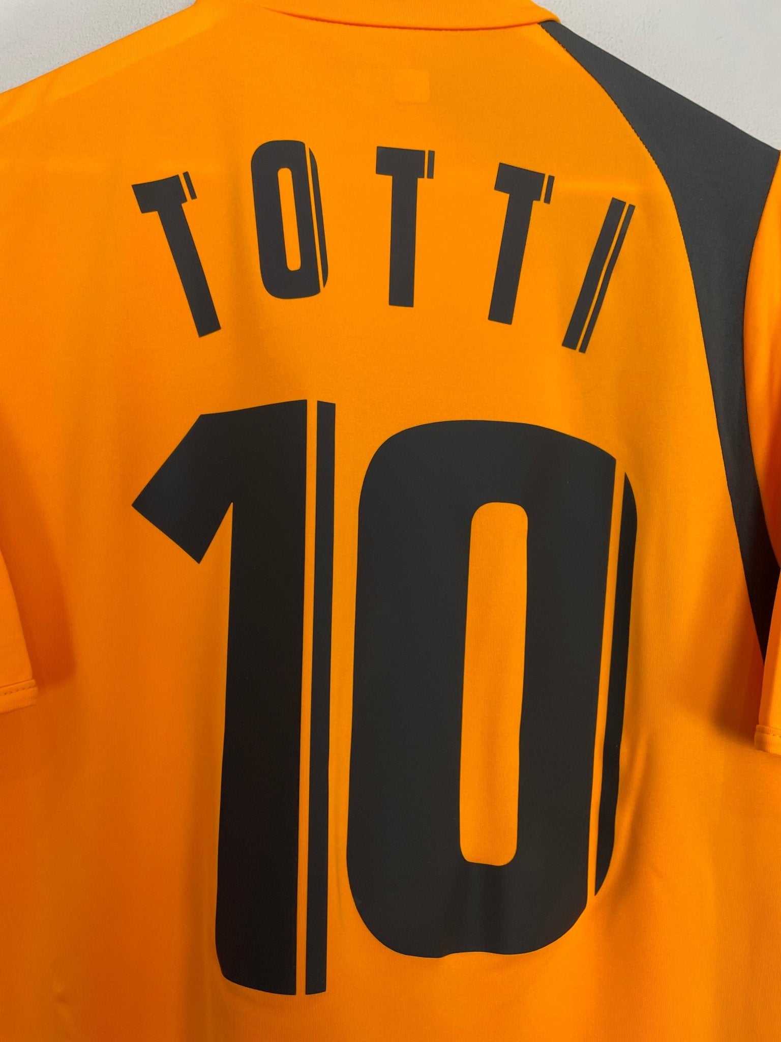 Shop 2005/06 ROMA TOTTI #10 AWAY SHIRT (L) DIADORA, classic football shirts, vintage football shirts & retro soccer jerseys at Cult Kits