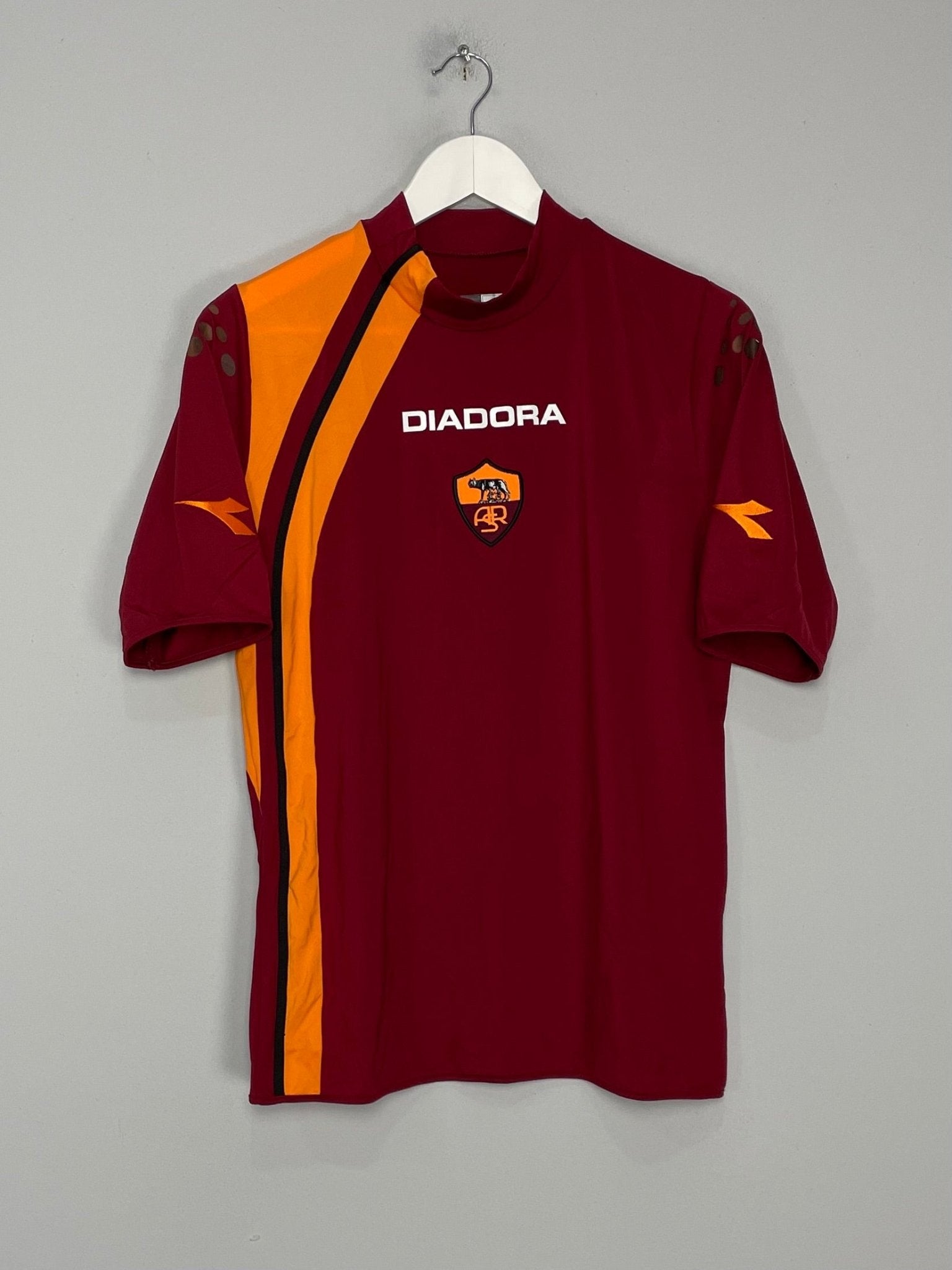 Shop 2005/06 ROMA TOTTI #10 HOME SHIRT (M) DIADORA, classic football shirts, vintage football shirts & retro soccer jerseys at Cult Kits