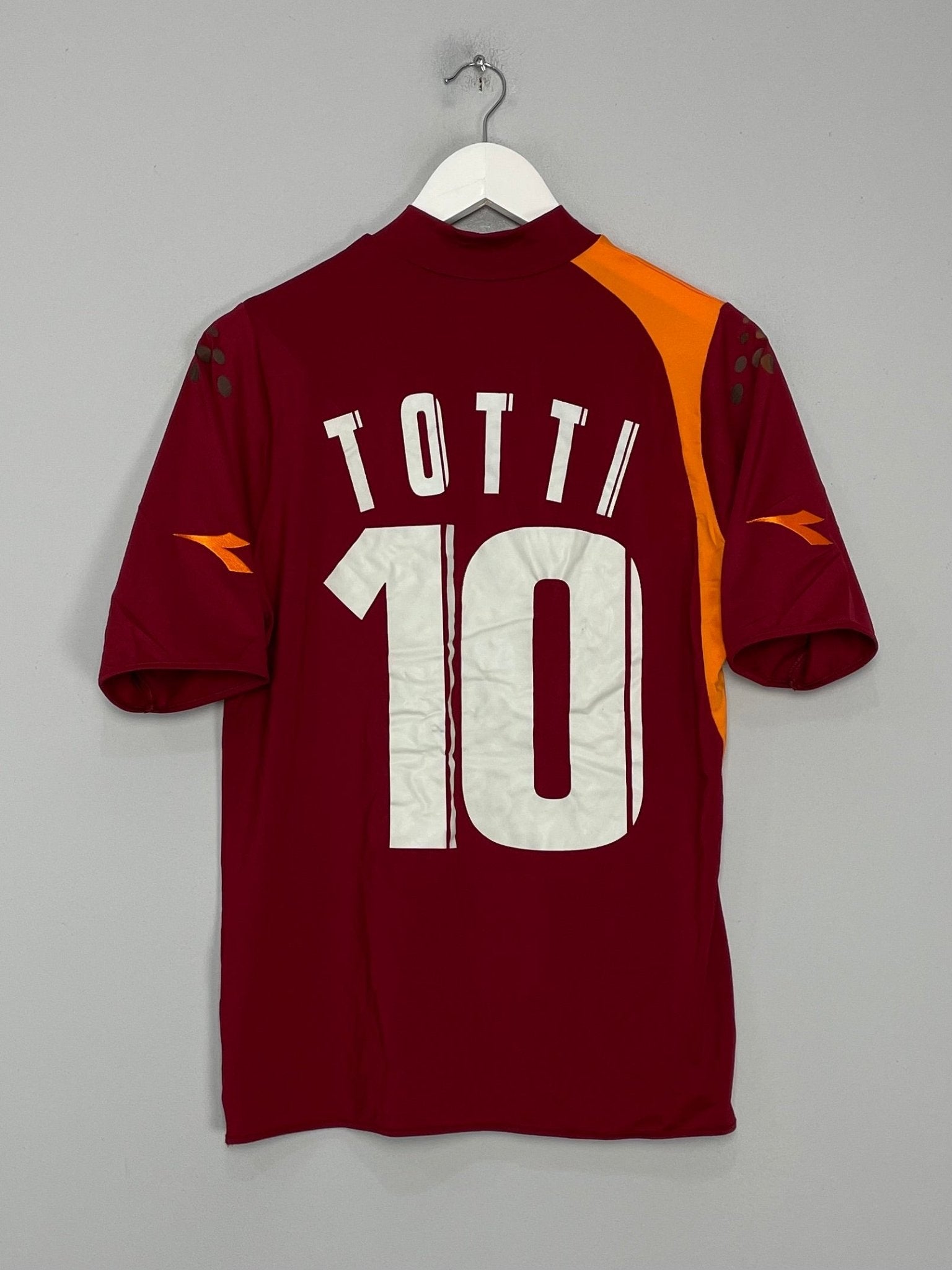 Shop 2005/06 ROMA TOTTI #10 HOME SHIRT (M) DIADORA, classic football shirts, vintage football shirts & retro soccer jerseys at Cult Kits