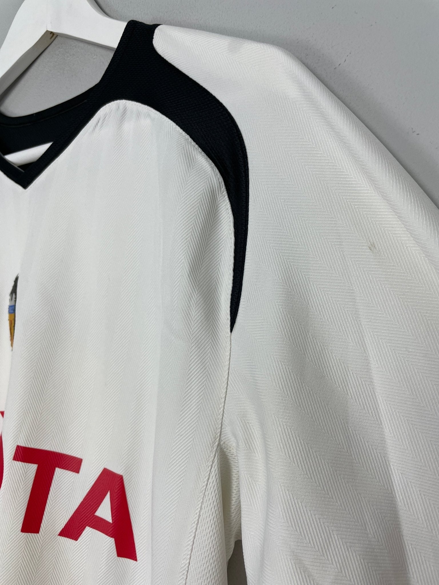 Shop 2005/06 VALENCIA AIMAR #21 L/S HOME SHIRT (M) NIKE, classic football shirts, vintage football shirts & retro soccer jerseys at Cult Kits