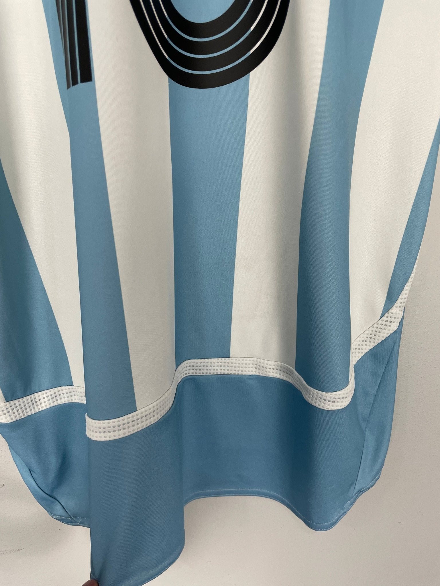 Shop 2005/07 ARGENTINA MESSI #18 HOME SHIRT (L) ADIDAS, classic football shirts, vintage football shirts & retro soccer jerseys at Cult Kits