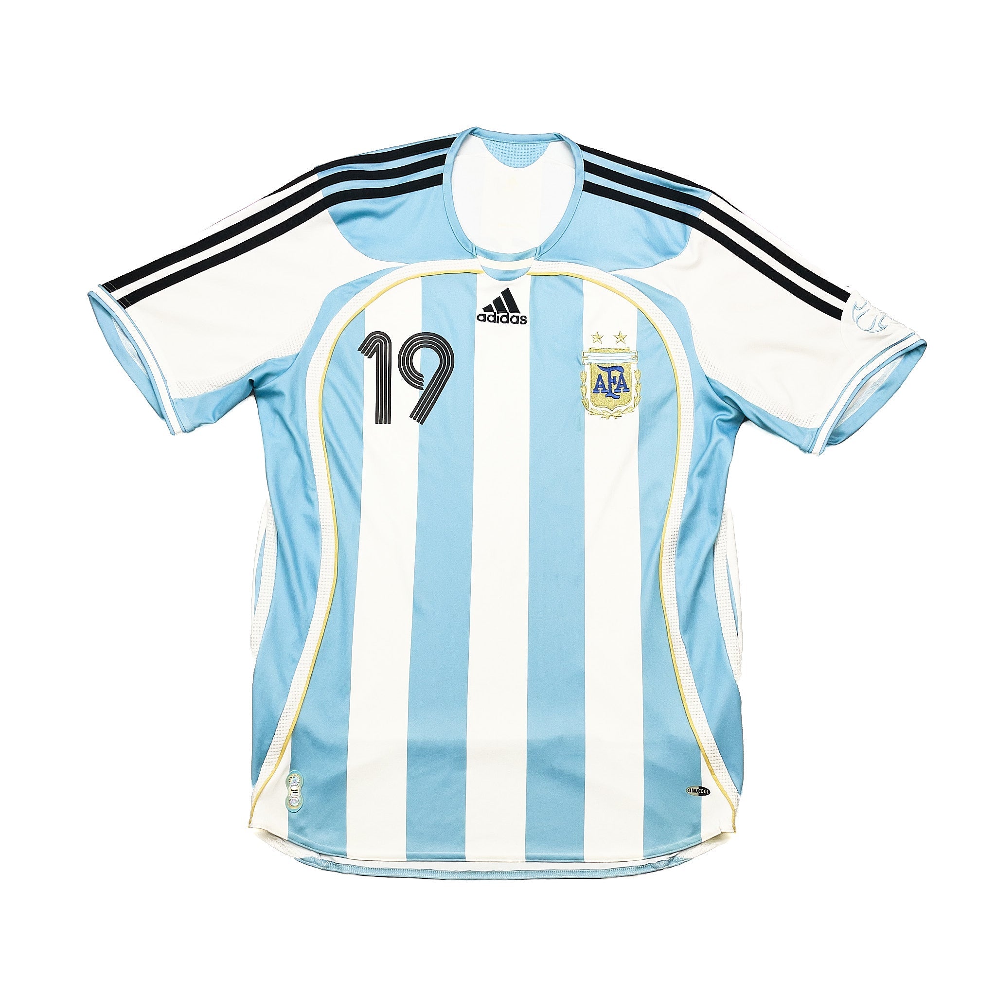 Buy 2005/07 Argentina Messi 19 Home Shirt (M) Adidas ~ Free worldwide shipping ~ Authentic Vintage Football Shirts from Cult Kits