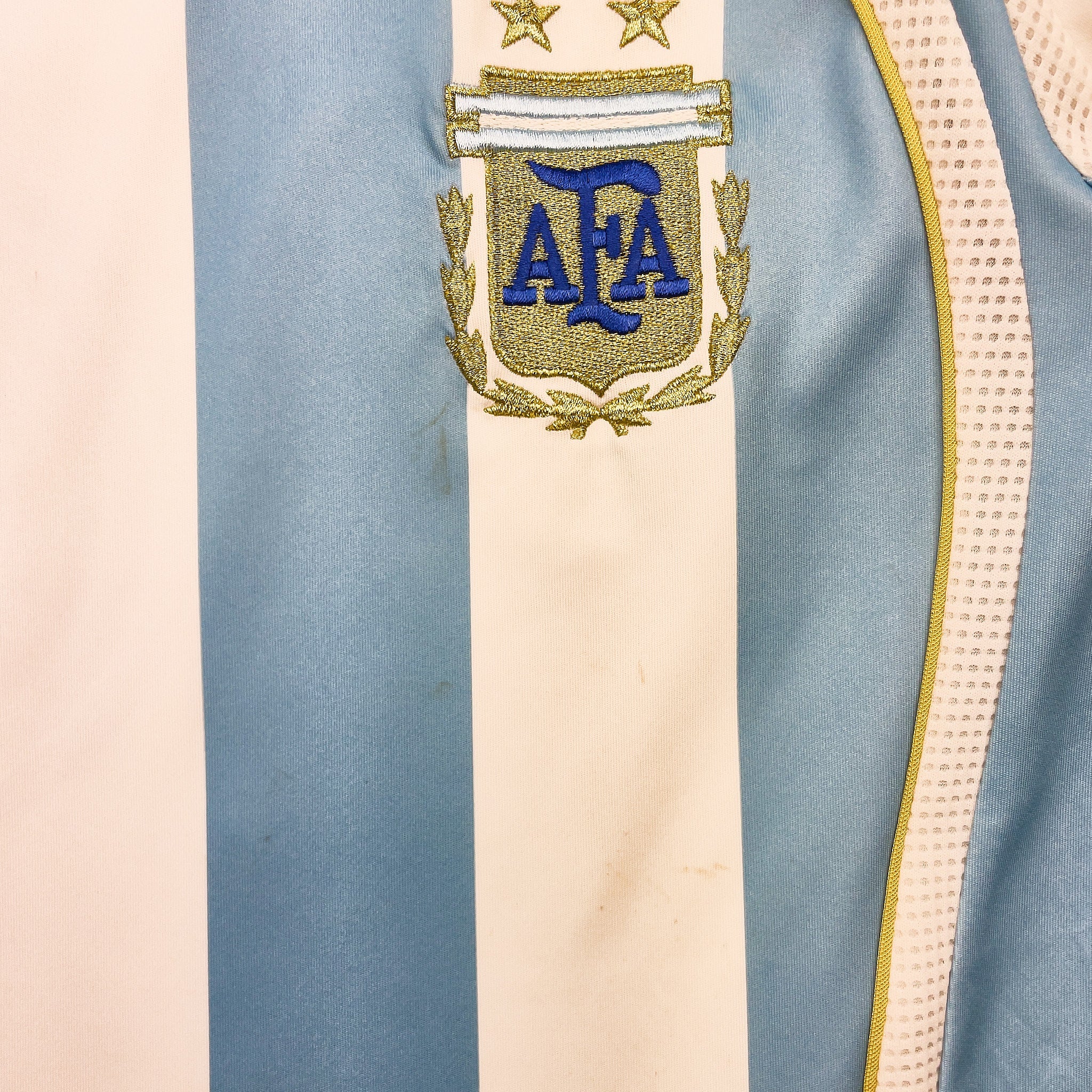 Buy 2005/07 Argentina Messi 19 Home Shirt (M) Adidas ~ Free worldwide shipping ~ Authentic Vintage Football Shirts from Cult Kits