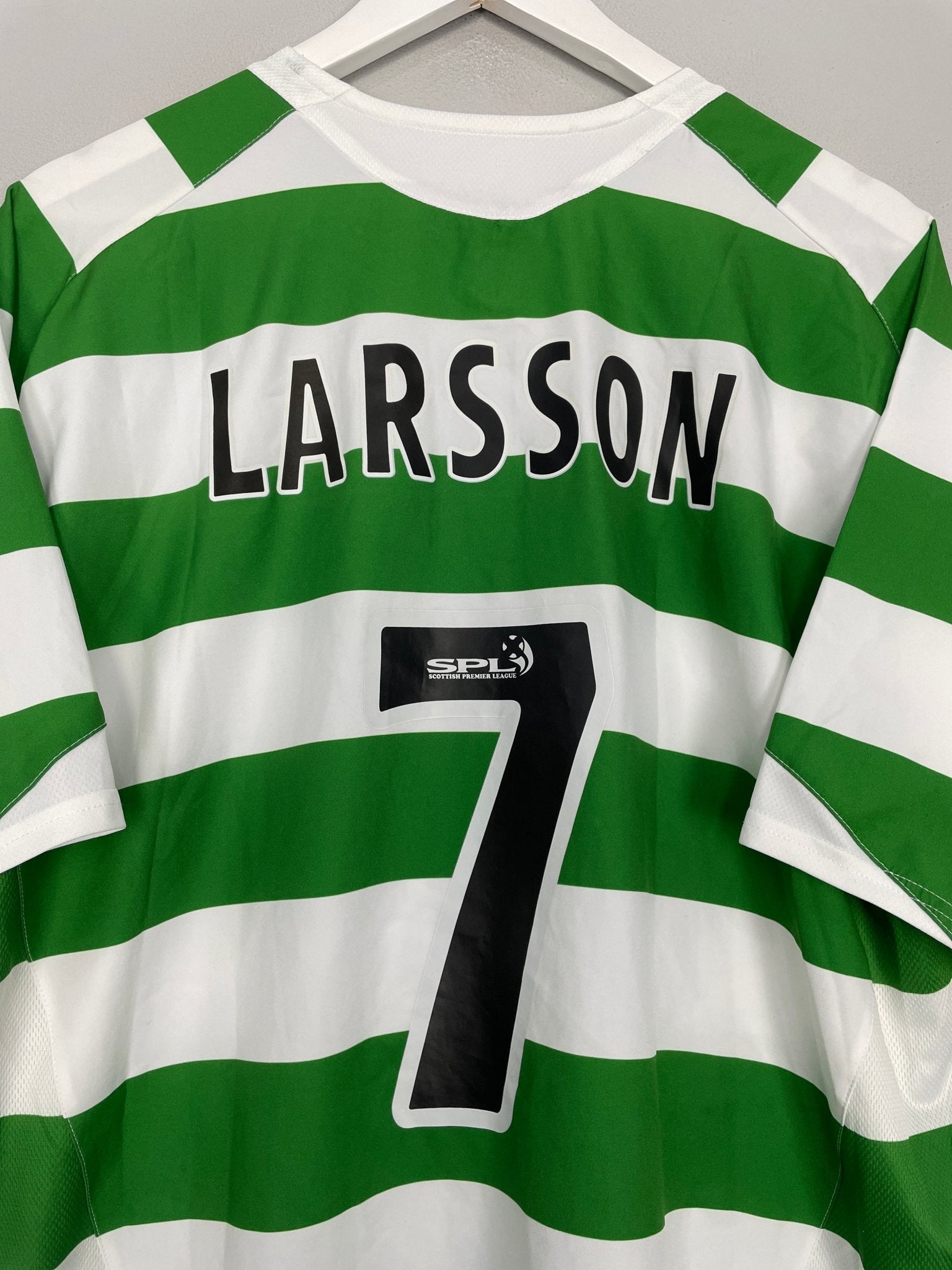 Shop 2005/07 CELTIC LARSSON #7 HOME SHIRT (M) NIKE, classic football shirts, vintage football shirts & retro soccer jerseys at Cult Kits