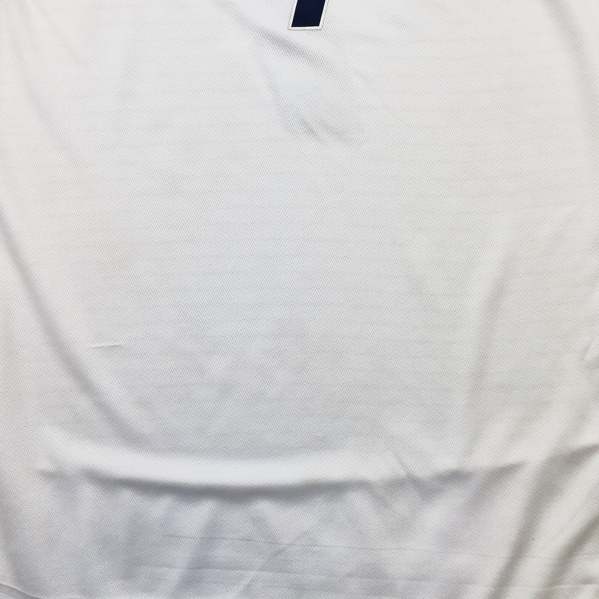 Buy 2005/07 England Beckham 7 Home Shirt (L) Umbro ~ Free worldwide shipping ~ Authentic Vintage Football Shirts from Cult Kits