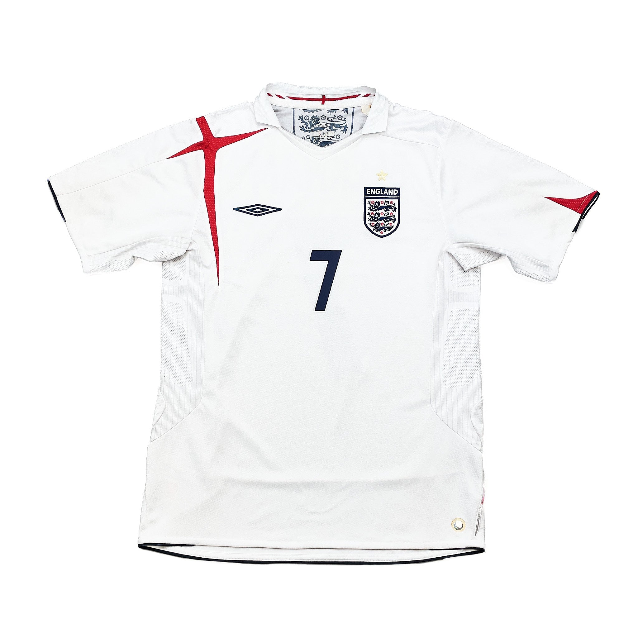 Buy 2005/07 England Beckham 7 Home Shirt (M) Umbro ~ Free worldwide shipping ~ Authentic Vintage Football Shirts from Cult Kits