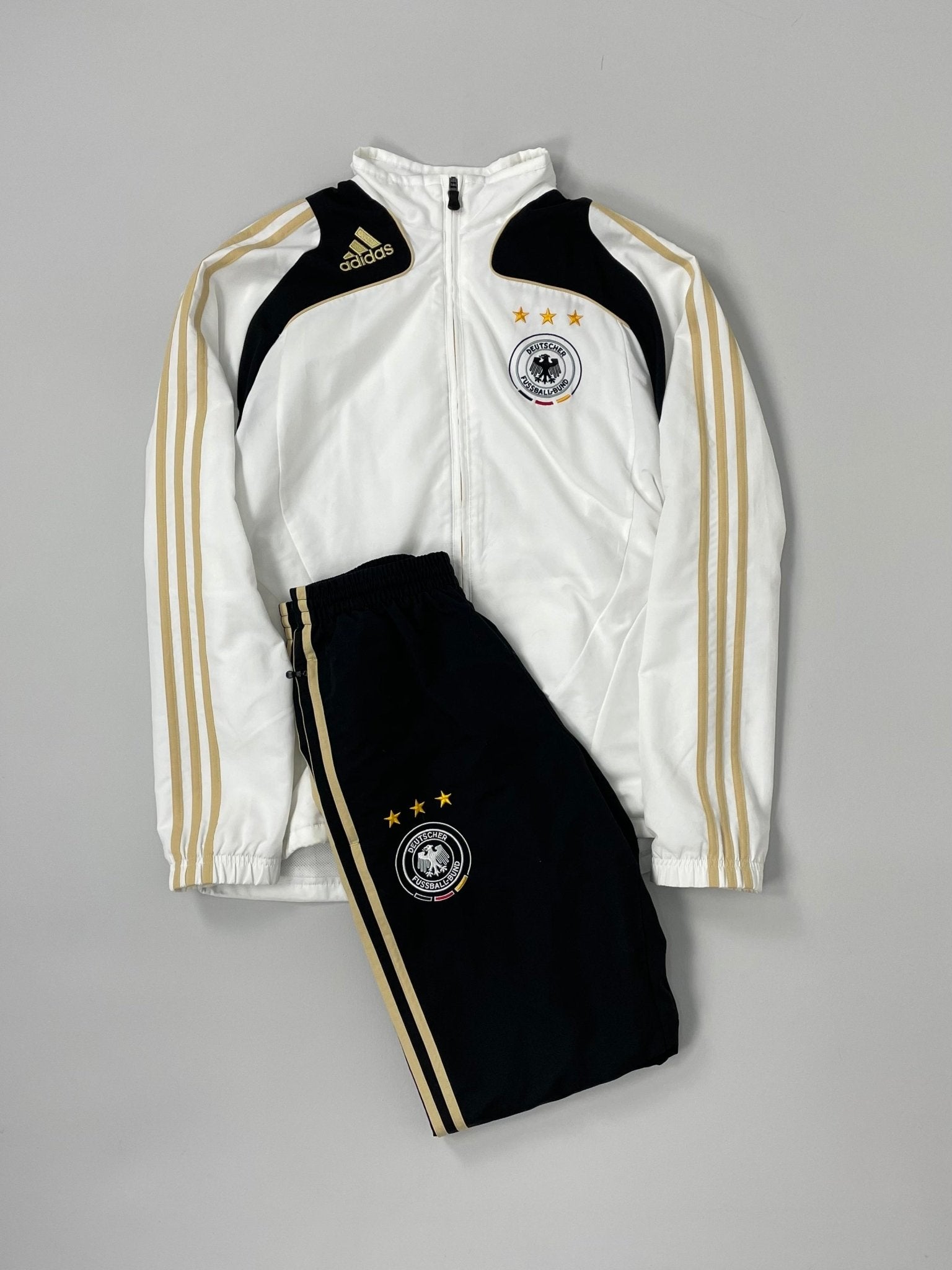 Shop 2005/07 GERMANY FULL TRACKSUIT (S) ADIDAS, classic football shirts, vintage football shirts & retro soccer jerseys at Cult Kits