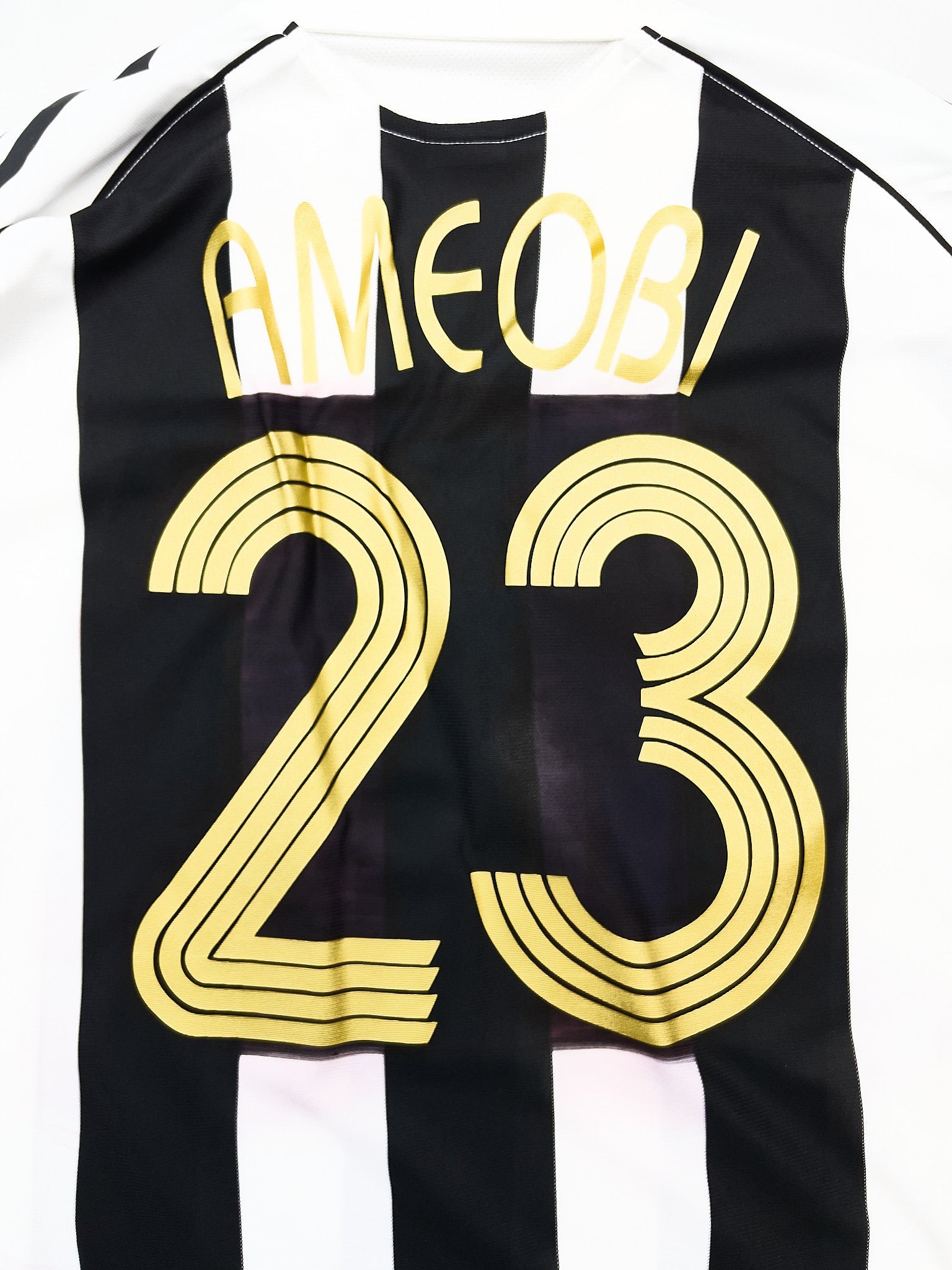 Buy 2005/07 Newcastle United Ameobi 23 *BNWT with Defects* L/S Home Shirt (L) Adidas ~ Free worldwide shipping ~ Authentic Vintage Football Shirts from Cult Kits