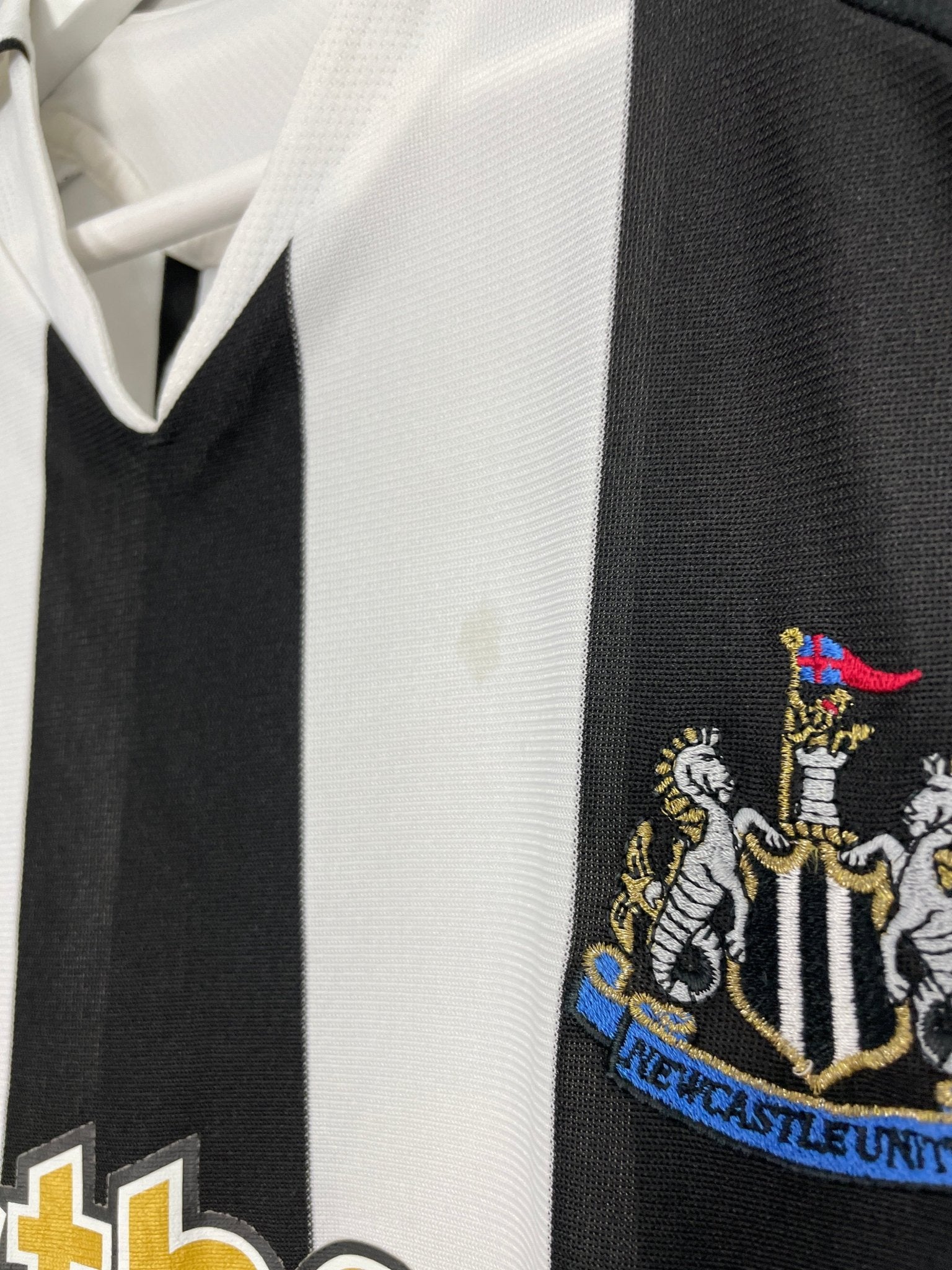 Shop 2005/07 NEWCASTLE UNITED HOME SHIRT (M) ADIDAS, classic football shirts, vintage football shirts & retro soccer jerseys at Cult Kits