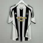Shop 2005/07 NEWCASTLE UNITED HOME SHIRT (M) ADIDAS, classic football shirts, vintage football shirts & retro soccer jerseys at Cult Kits