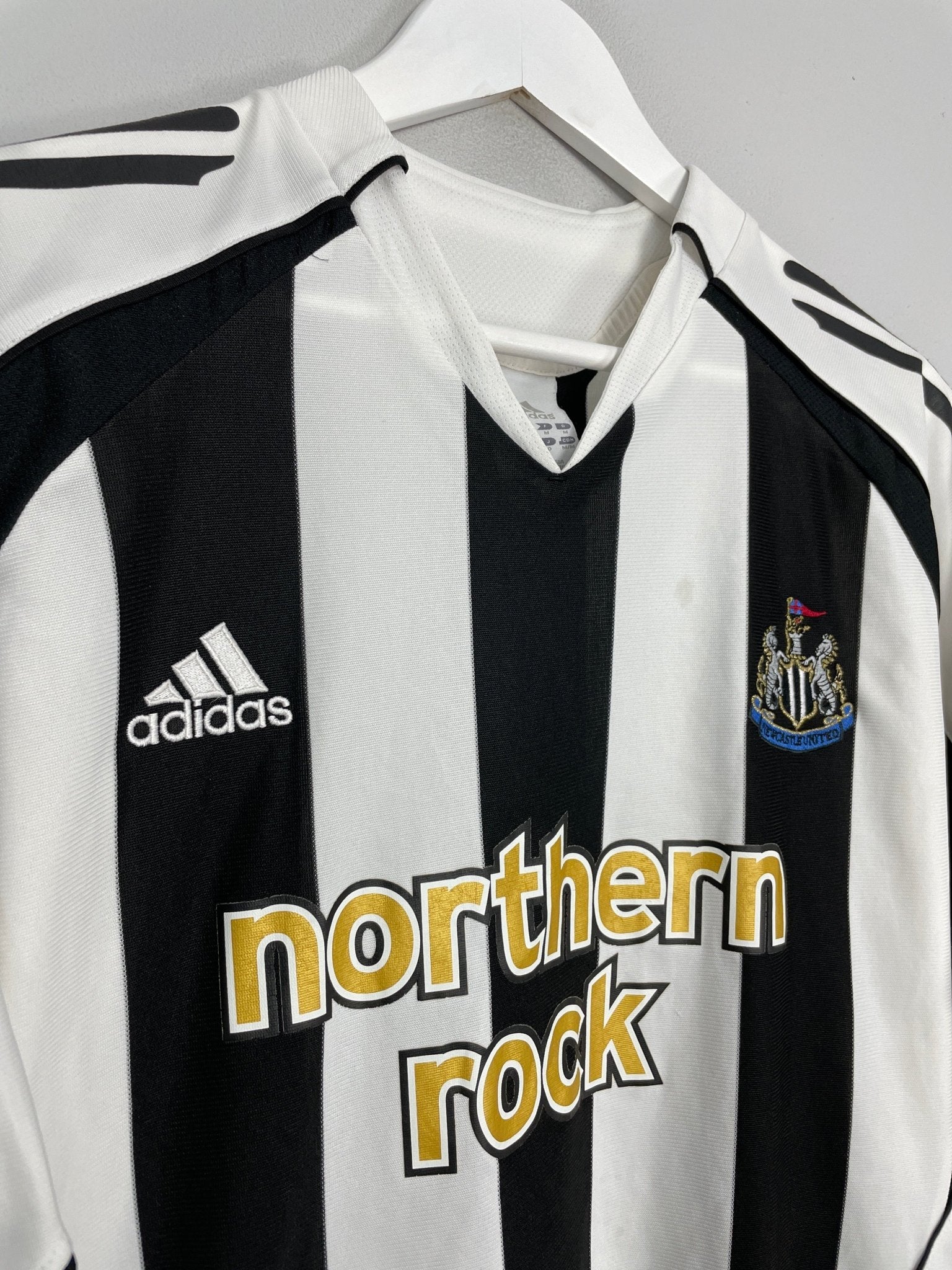 Shop 2005/07 NEWCASTLE UNITED HOME SHIRT (M) ADIDAS, classic football shirts, vintage football shirts & retro soccer jerseys at Cult Kits