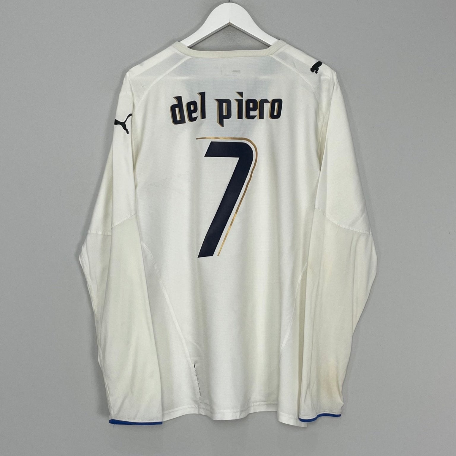 Shop 2006 ITALY DEL PIERO #7 L/S AWAY SHIRT (XL) PUMA, classic football shirts, vintage football shirts & retro soccer jerseys at Cult Kits