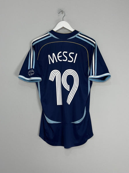 200607-argentina-messi-19-away