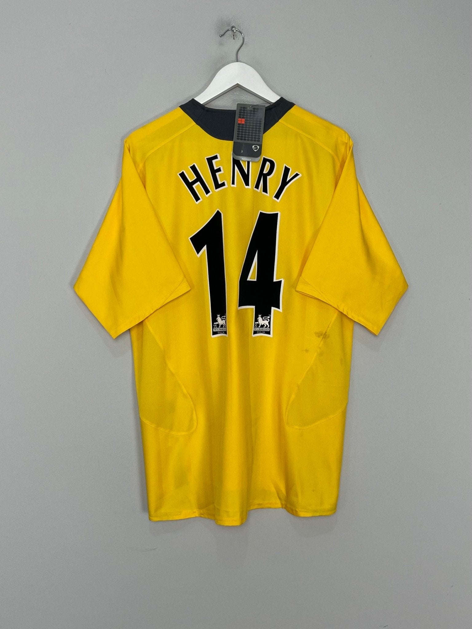 Shop 2006/07 ARSENAL HENRY #14 *BNWT* AWAY SHIRT (L) NIKE, classic football shirts, vintage football shirts & retro soccer jerseys at Cult Kits