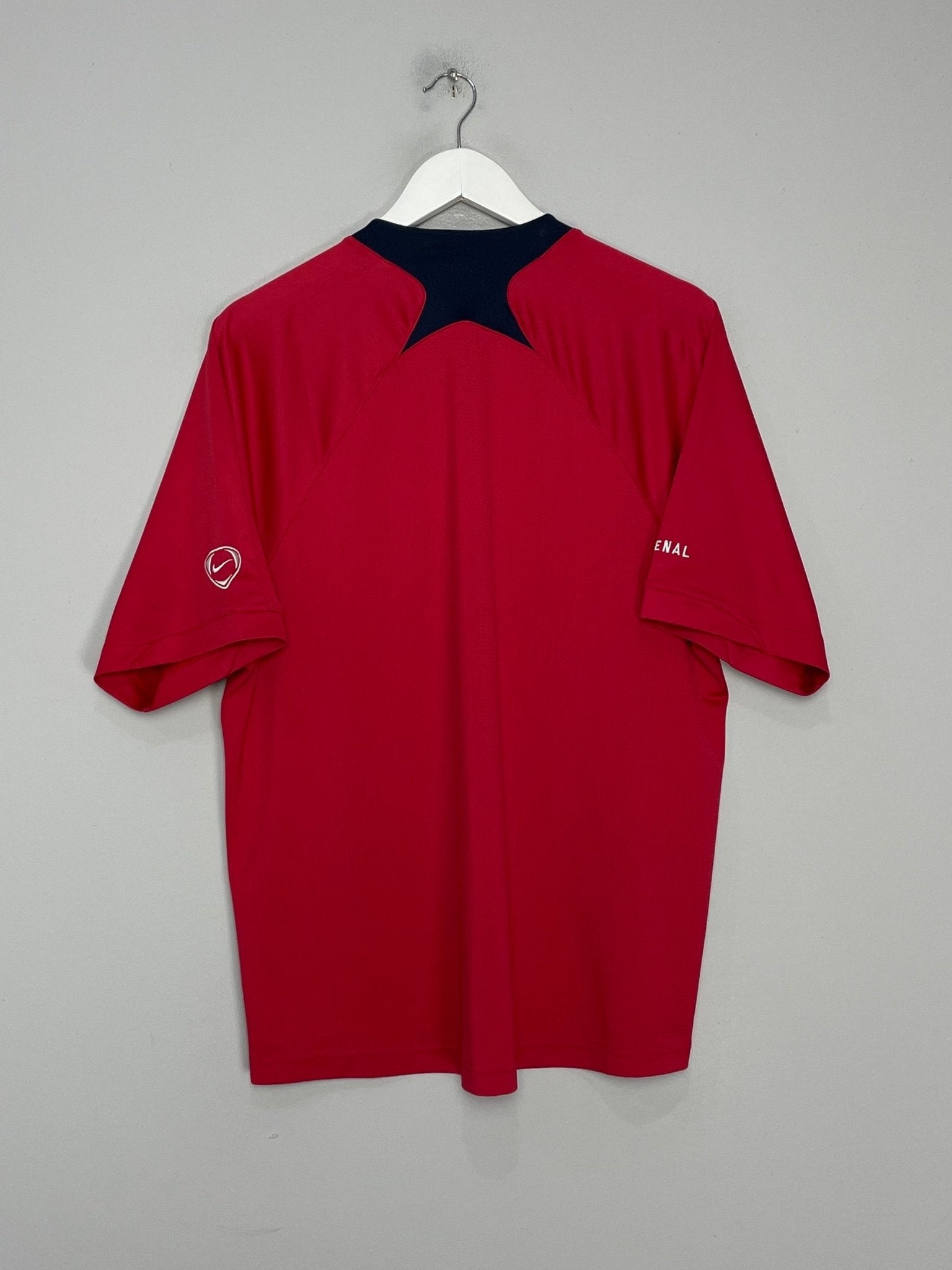 Shop 2006/07 ARSENAL TRAINING SHIRT (L) NIKE, classic football shirts, vintage football shirts & retro soccer jerseys at Cult Kits