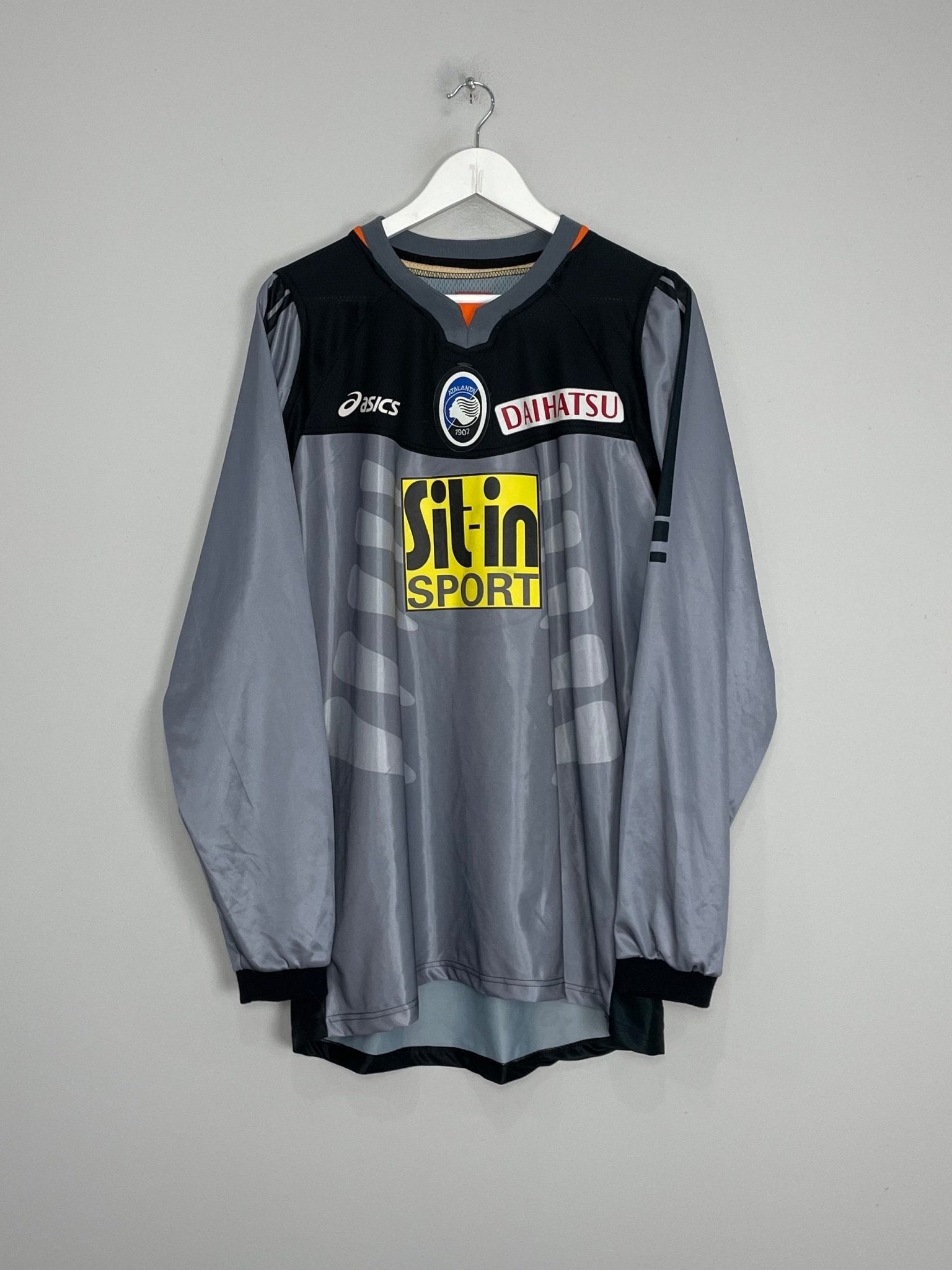 Shop 2006/07 ATALANTA CALDERONI #27 *PLAYER ISSUE + SIGNED* GK SHIRT (XXL) ASICS, classic football shirts, vintage football shirts & retro soccer jerseys at Cult Kits