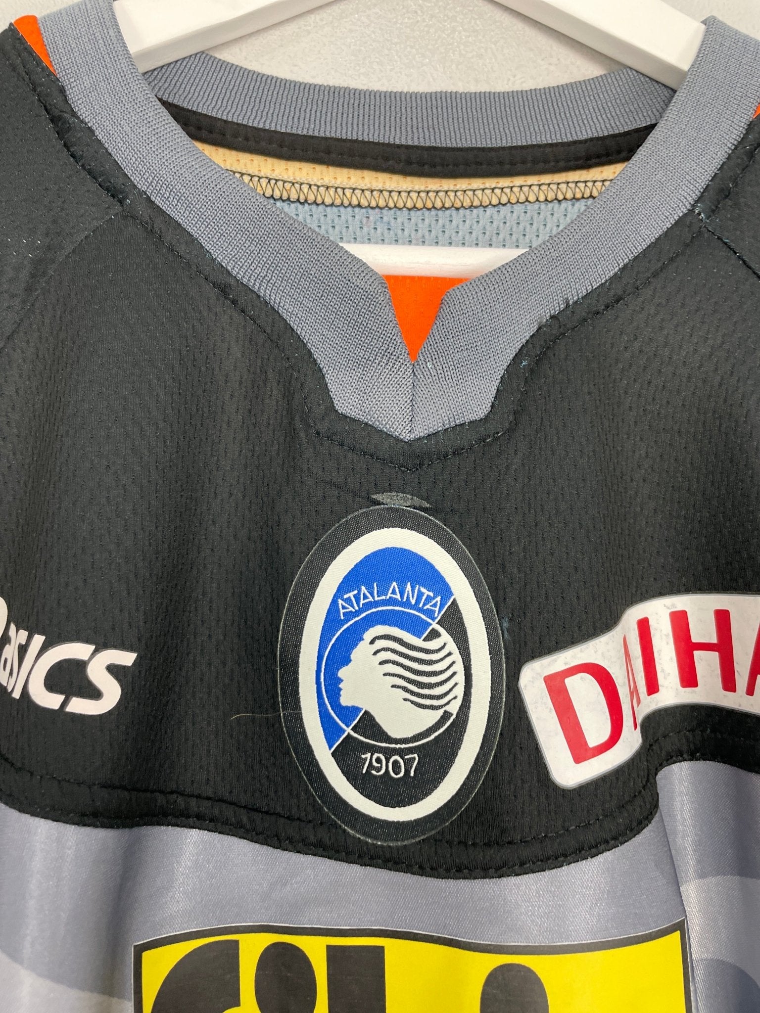 Shop 2006/07 ATALANTA CALDERONI #27 *PLAYER ISSUE + SIGNED* GK SHIRT (XXL) ASICS, classic football shirts, vintage football shirts & retro soccer jerseys at Cult Kits