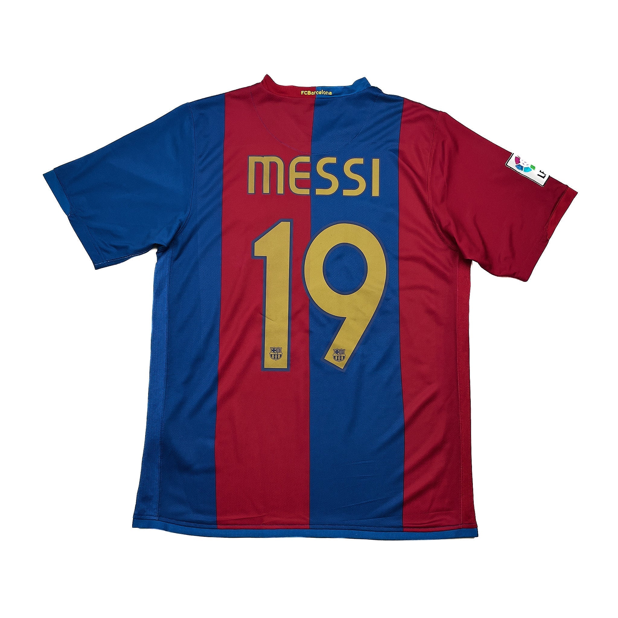 Buy 2006/07 Barcelona Messi 19 Home Shirt (M) Nike ~ Free worldwide shipping ~ Authentic Vintage Football Shirts from Cult Kits