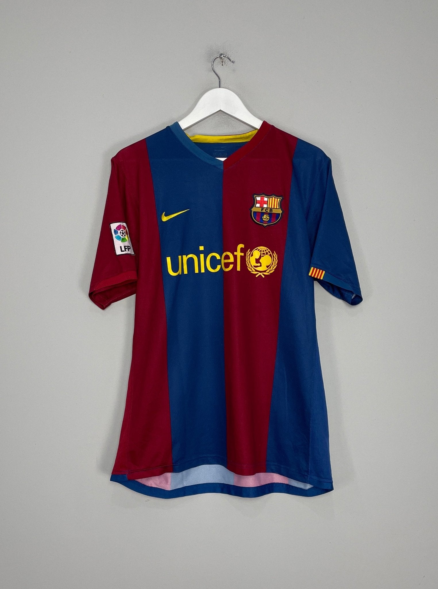 Shop 2006/07 BARCELONA RONALDINHO #10 HOME SHIRT (L) NIKE, classic football shirts, vintage football shirts & retro soccer jerseys at Cult Kits