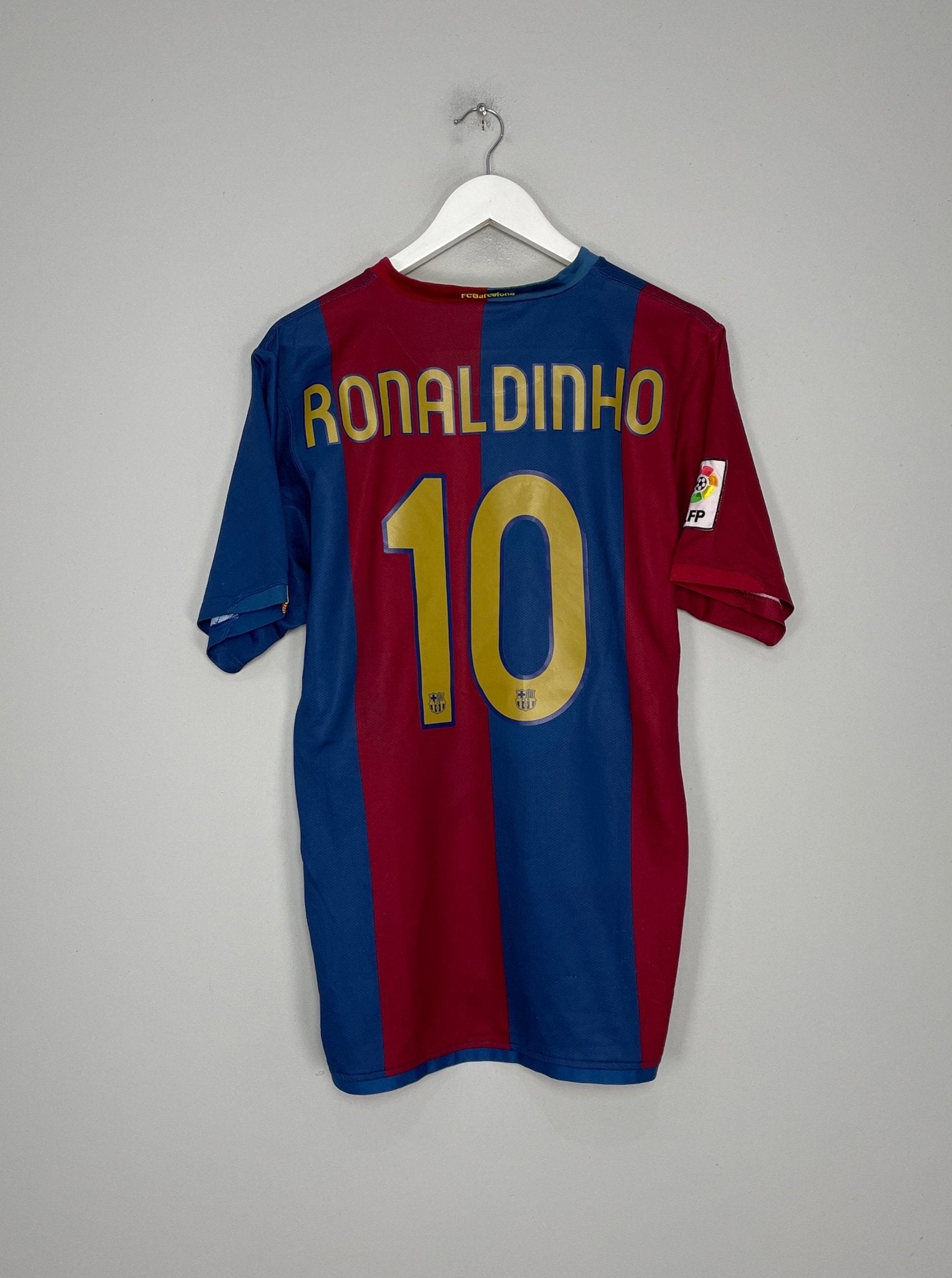 Shop 2006/07 BARCELONA RONALDINHO #10 HOME SHIRT (L) NIKE, classic football shirts, vintage football shirts & retro soccer jerseys at Cult Kits