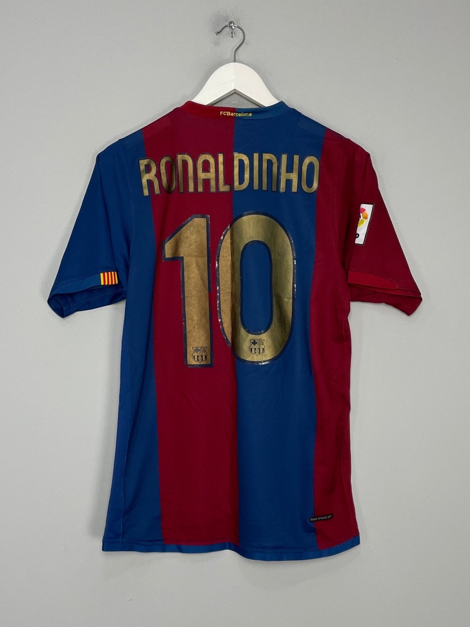 Shop 2006/07 BARCELONA RONALDINHO #10 HOME SHIRT (S) NIKE, classic football shirts, vintage football shirts & retro soccer jerseys at Cult Kits