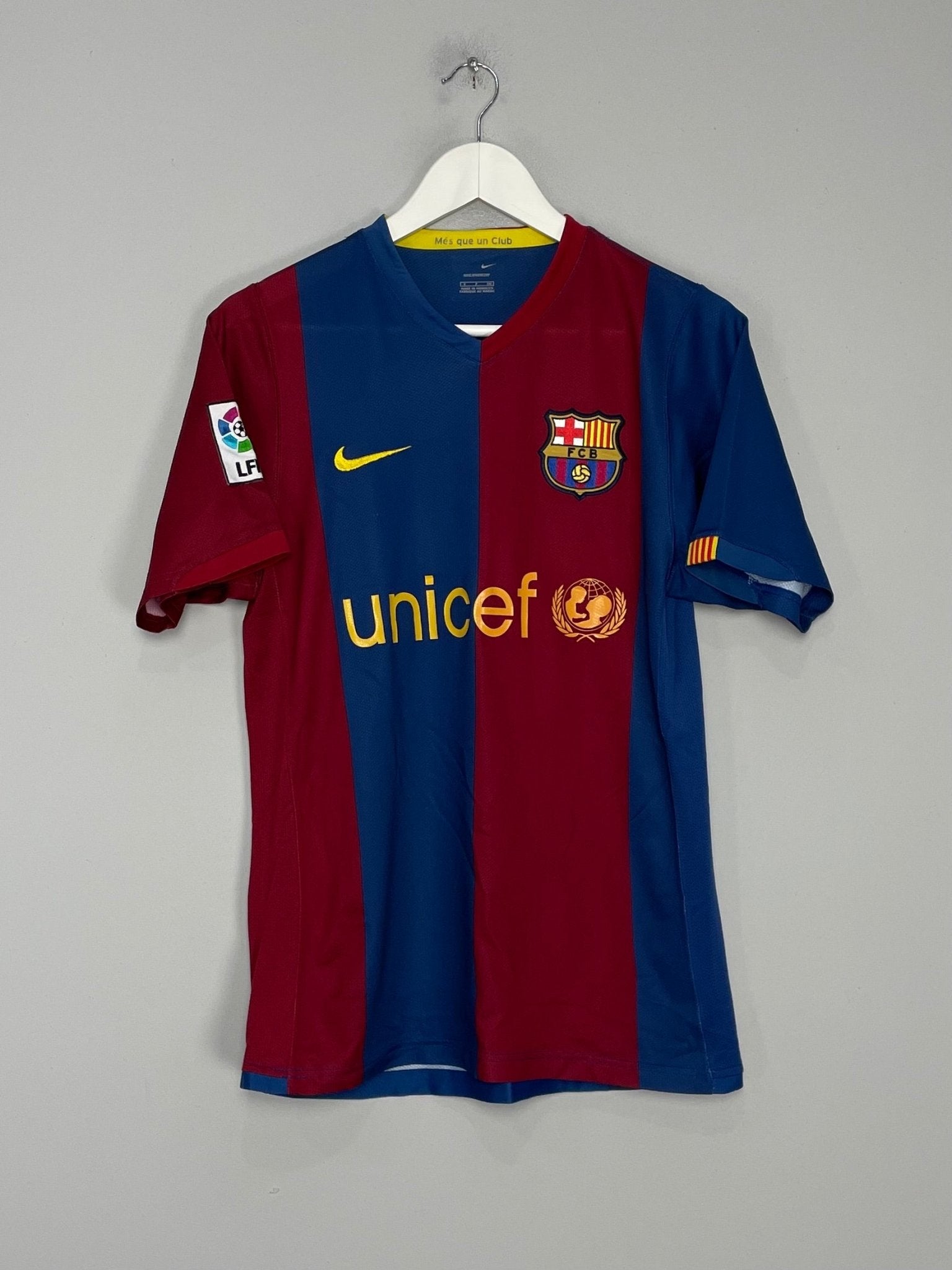 Shop 2006/07 BARCELONA RONALDINHO #10 HOME SHIRT (S) NIKE, classic football shirts, vintage football shirts & retro soccer jerseys at Cult Kits