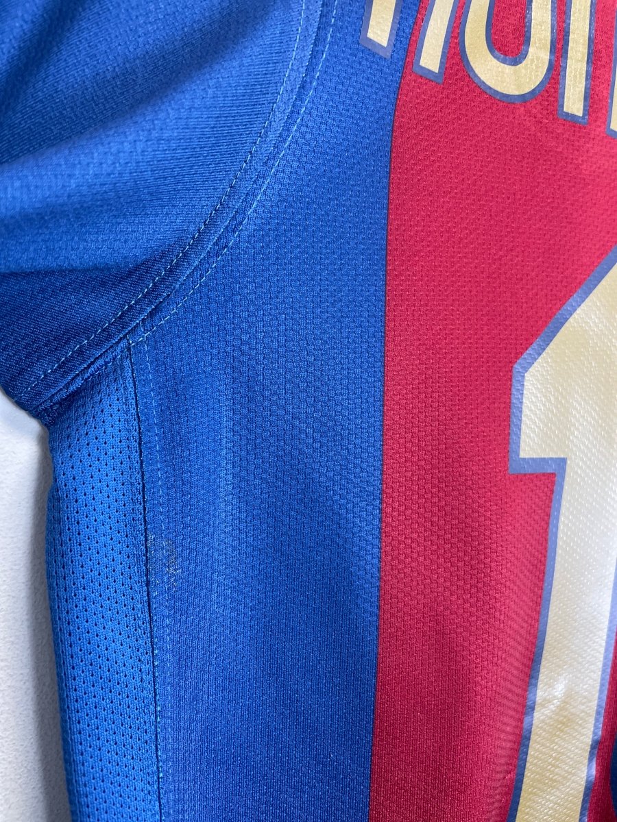 2006/07 BARCELONA RONALDINHO 10 HOME SHIRT (S) NIKE - Cult Kits - Small - Buy Vintage Football Shirts, Authentic Retro Football Shirts For Sale, Classic Football Shirts & Soccer Jersey