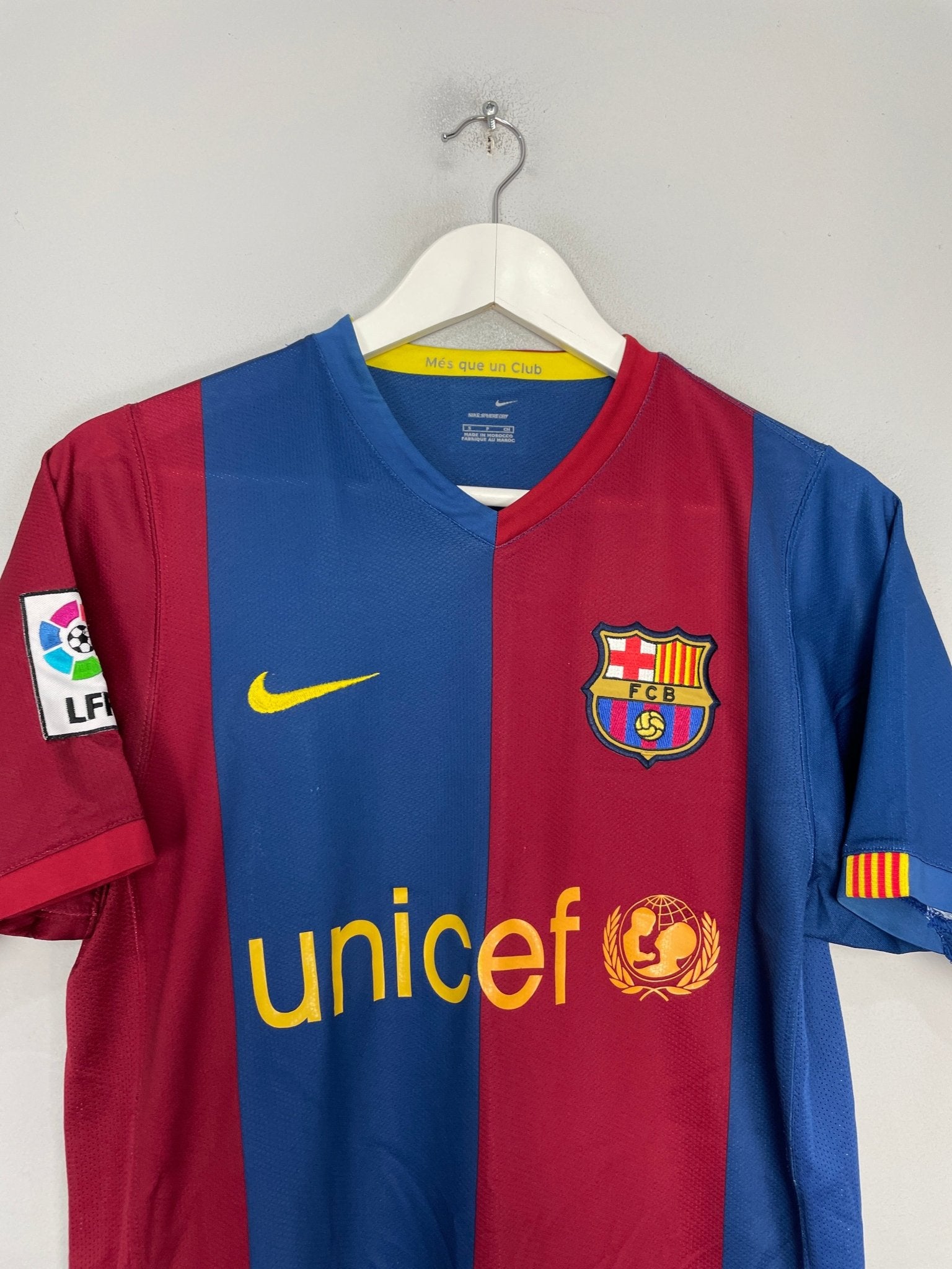 Shop 2006/07 BARCELONA RONALDINHO #10 HOME SHIRT (S) NIKE, classic football shirts, vintage football shirts & retro soccer jerseys at Cult Kits
