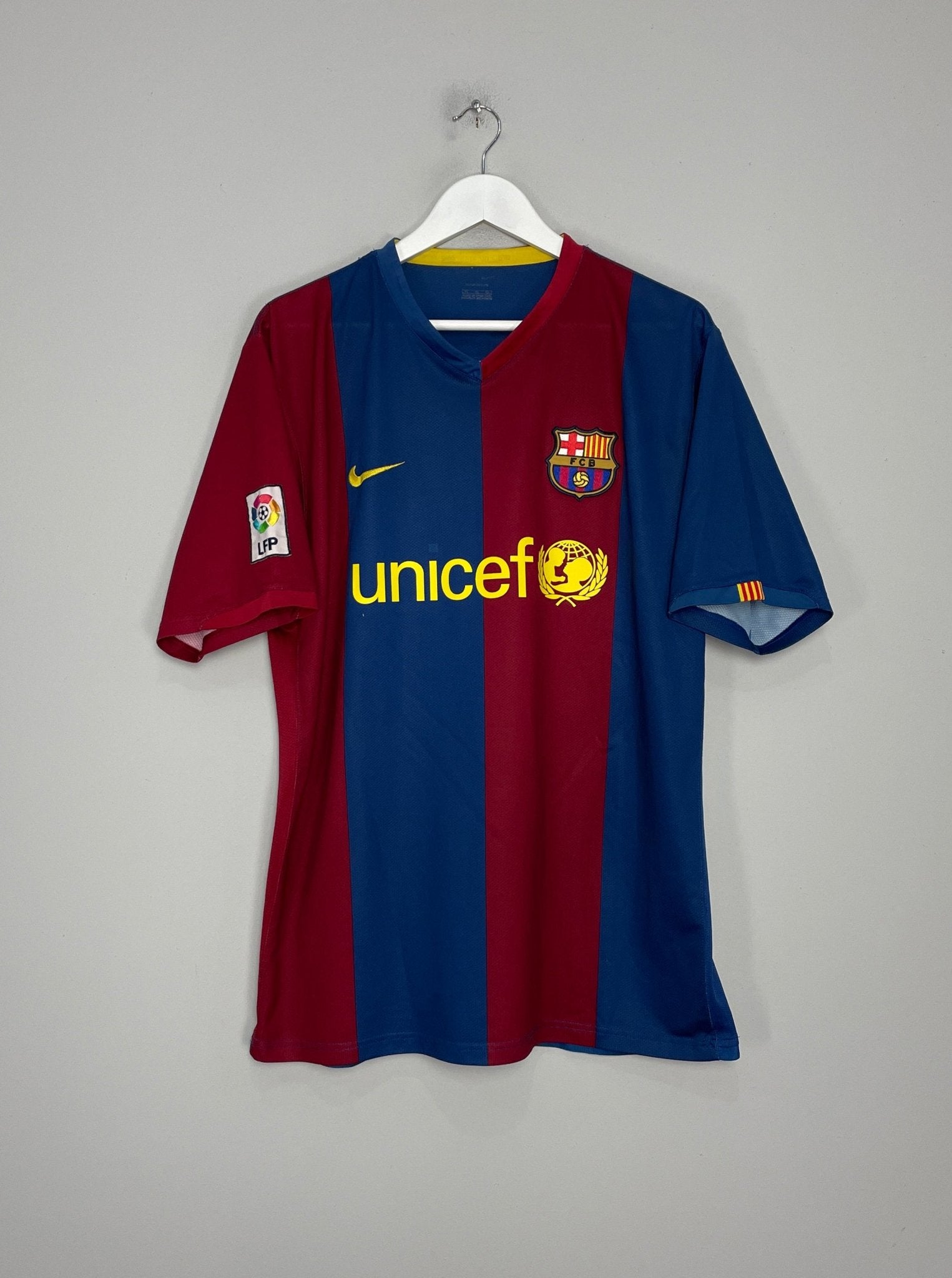 Shop 2006/07 BARCELONA RONALDINHO #10 HOME SHIRT (XL) NIKE, classic football shirts, vintage football shirts & retro soccer jerseys at Cult Kits