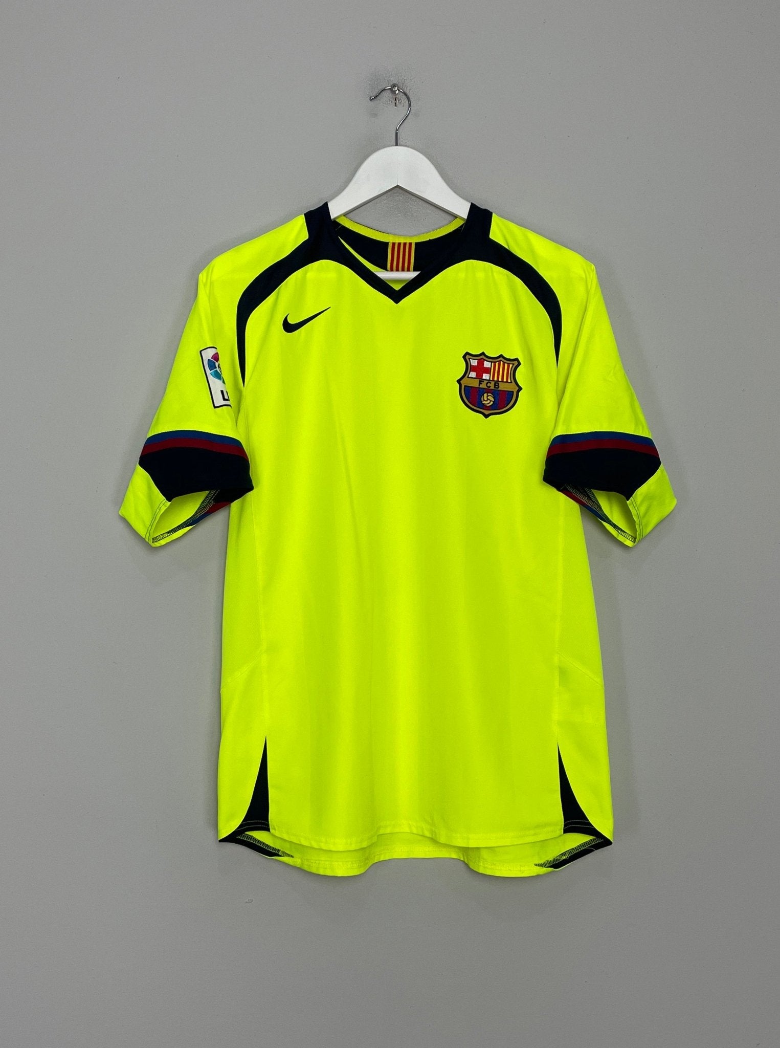 Shop 2006/07 BARCELONA RONALDINHO #10 THIRD SHIRT (M) NIKE, classic football shirts, vintage football shirts & retro soccer jerseys at Cult Kits