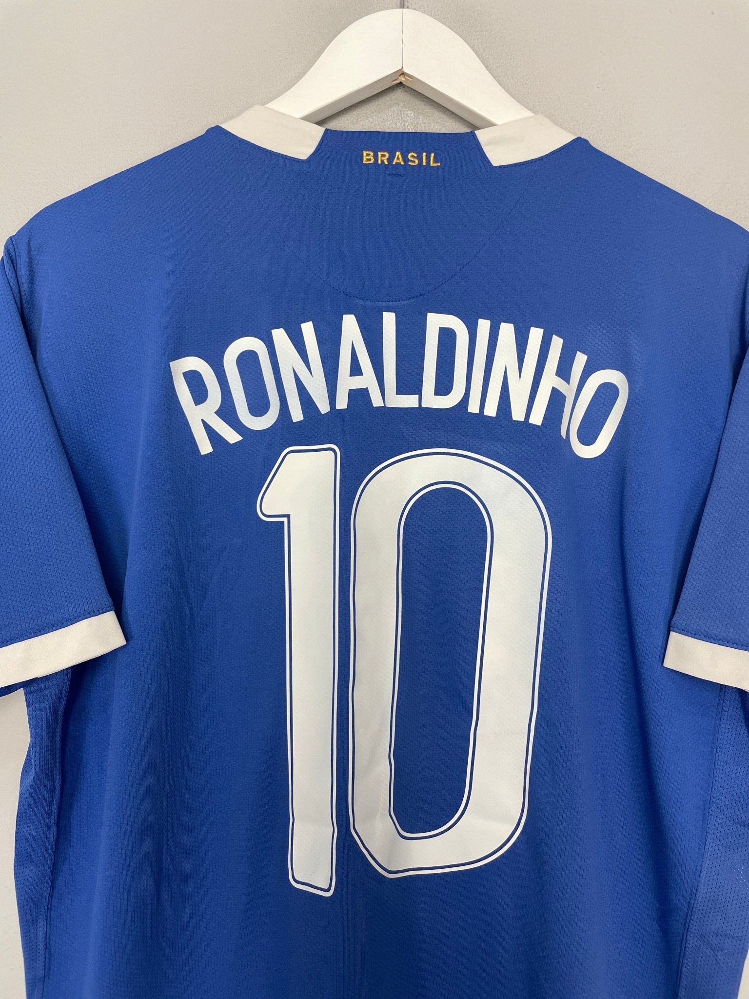 Shop 2006/07 BRAZIL RONALDINHO #10 AWAY SHIRT (L) NIKE, classic football shirts, vintage football shirts & retro soccer jerseys at Cult Kits