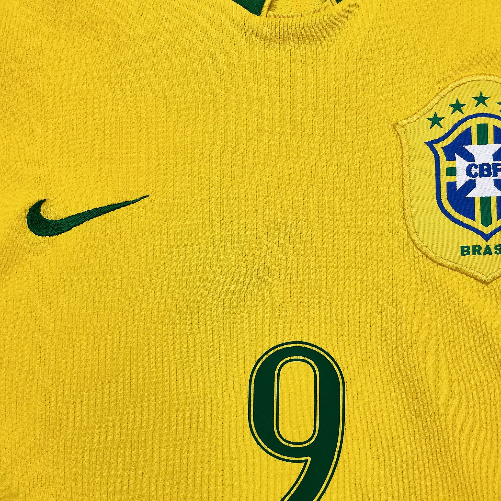 Buy 2006/07 Brazil Ronaldo 9 Home Shirt (M) Nike ~ Free worldwide shipping ~ Authentic Vintage Football Shirts from Cult Kits