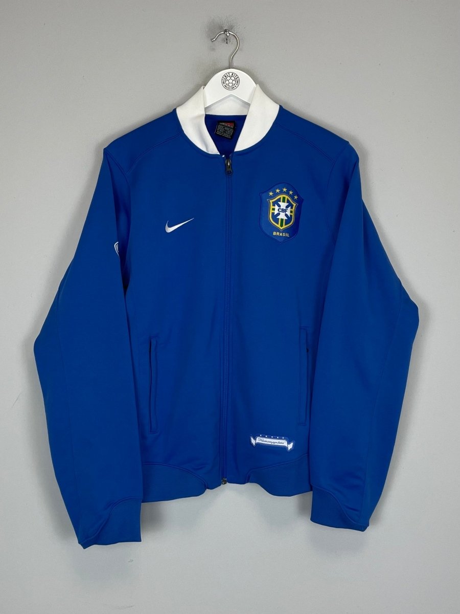 2006/07 BRAZIL TRACKSUIT TOP (M) NIKE - Cult Kits - Medium - Buy Vintage Football Shirts, Authentic Retro Football Shirts For Sale, Classic Football Shirts & Soccer Jersey