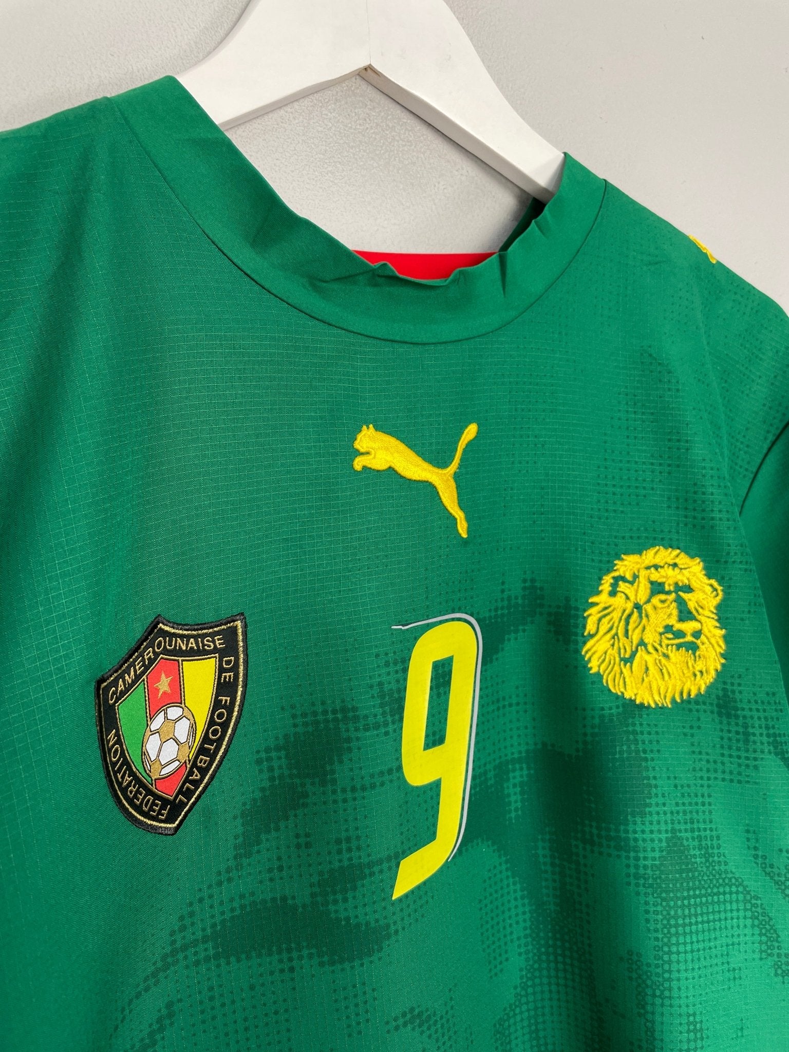 Shop 2006/07 CAMEROON ETO'O #9 HOME SHIRT (M) PUMA, classic football shirts, vintage football shirts & retro soccer jerseys at Cult Kits
