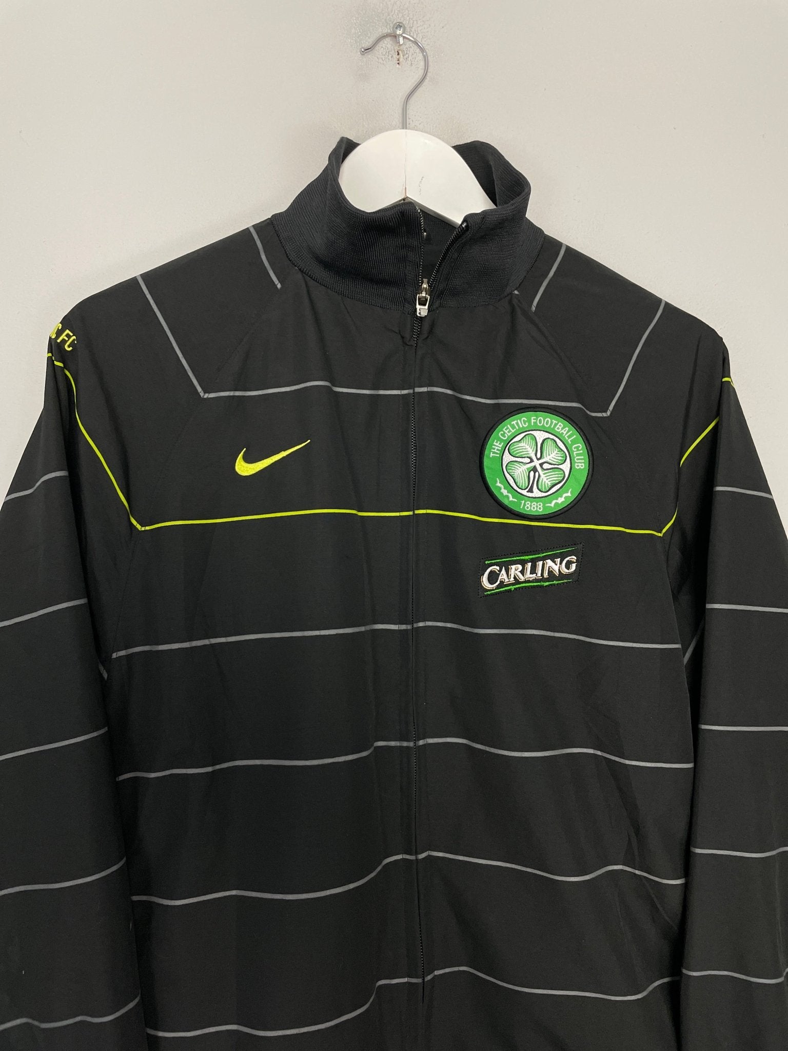 Shop 2006/07 CELTIC TRACK JACKET (M) NIKE, classic football shirts, vintage football shirts & retro soccer jerseys at Cult Kits