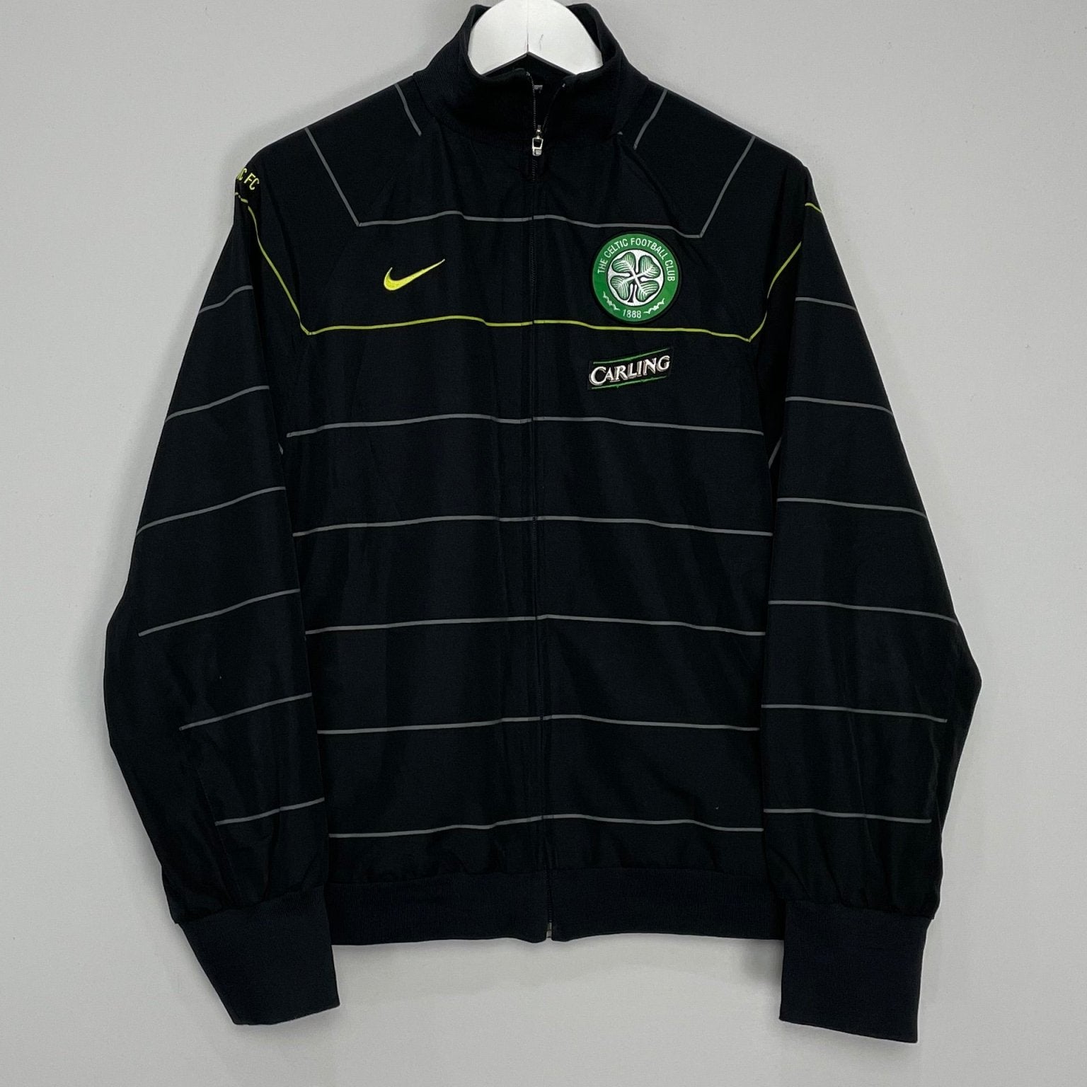 Shop 2006/07 CELTIC TRACK JACKET (M) NIKE, classic football shirts, vintage football shirts & retro soccer jerseys at Cult Kits