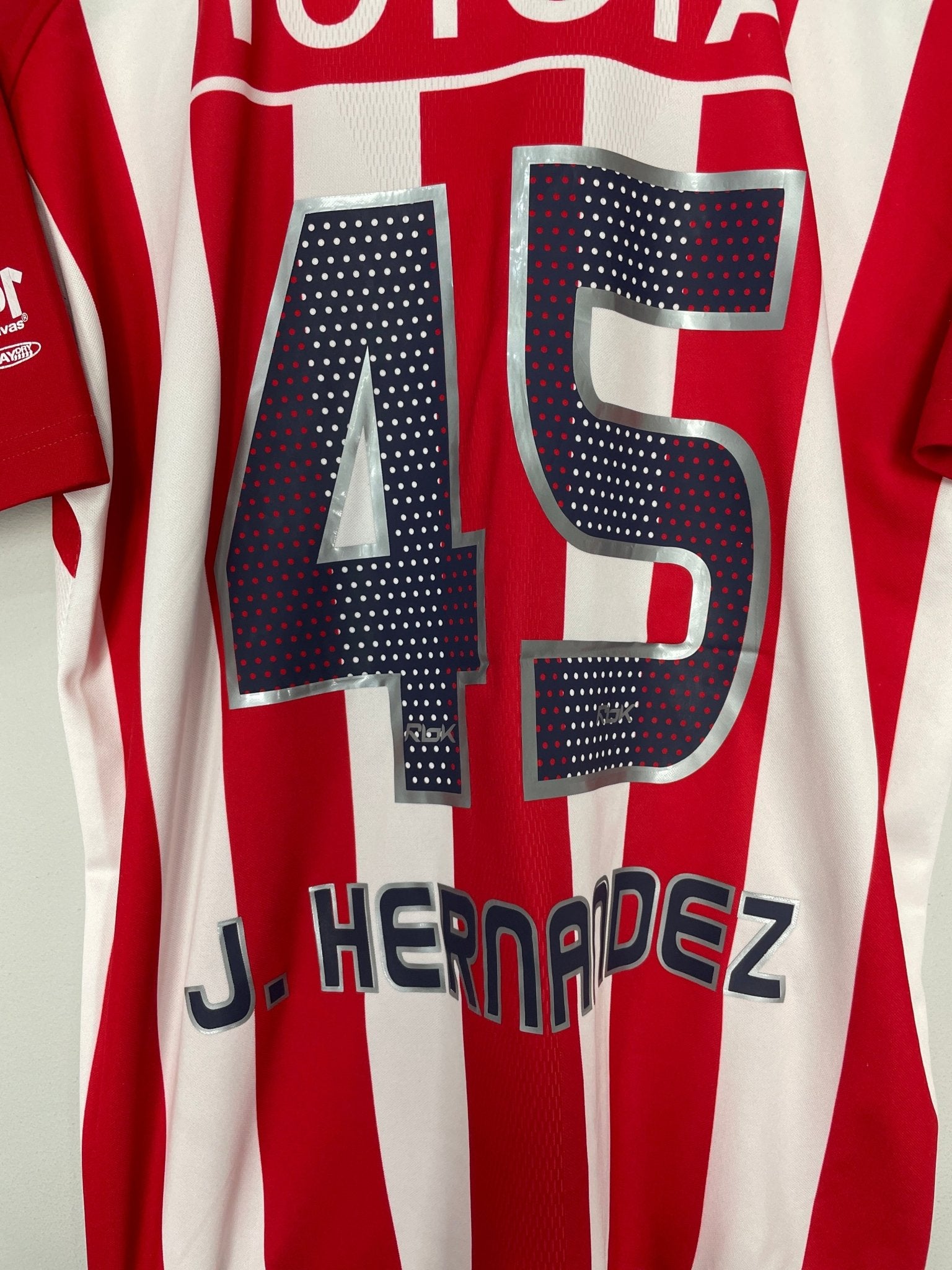 Shop 2006/07 CHIVAS GUADALAJARA J.HERNANDEZ #45 HOME SHIRT (S) REEBOK, classic football shirts, vintage football shirts & retro soccer jerseys at Cult Kits