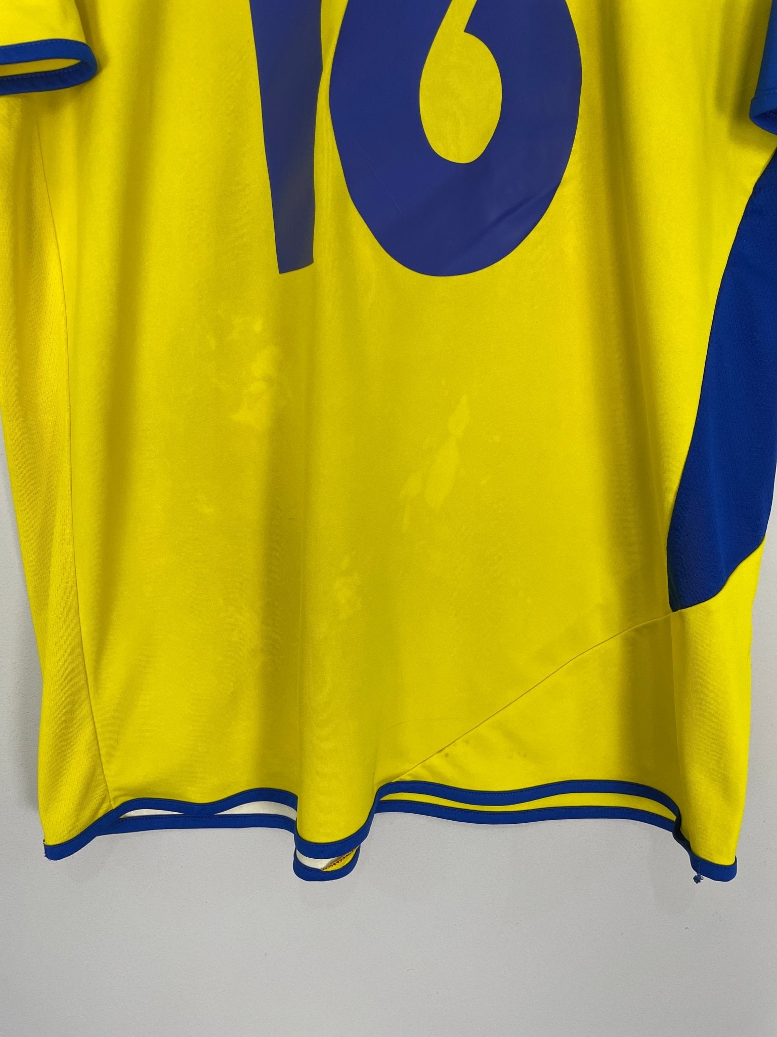 Shop 2006/07 ECUADOR A.VALENCIA #16 HOME SHIRT (L) MARATHON, classic football shirts, vintage football shirts & retro soccer jerseys at Cult Kits