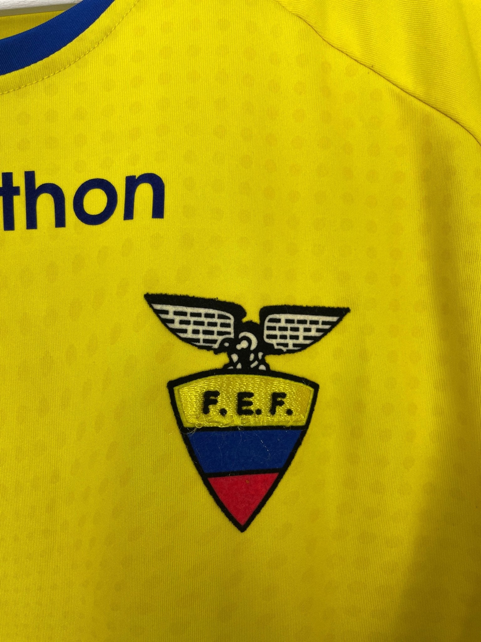 Shop 2006/07 ECUADOR A.VALENCIA #16 HOME SHIRT (L) MARATHON, classic football shirts, vintage football shirts & retro soccer jerseys at Cult Kits