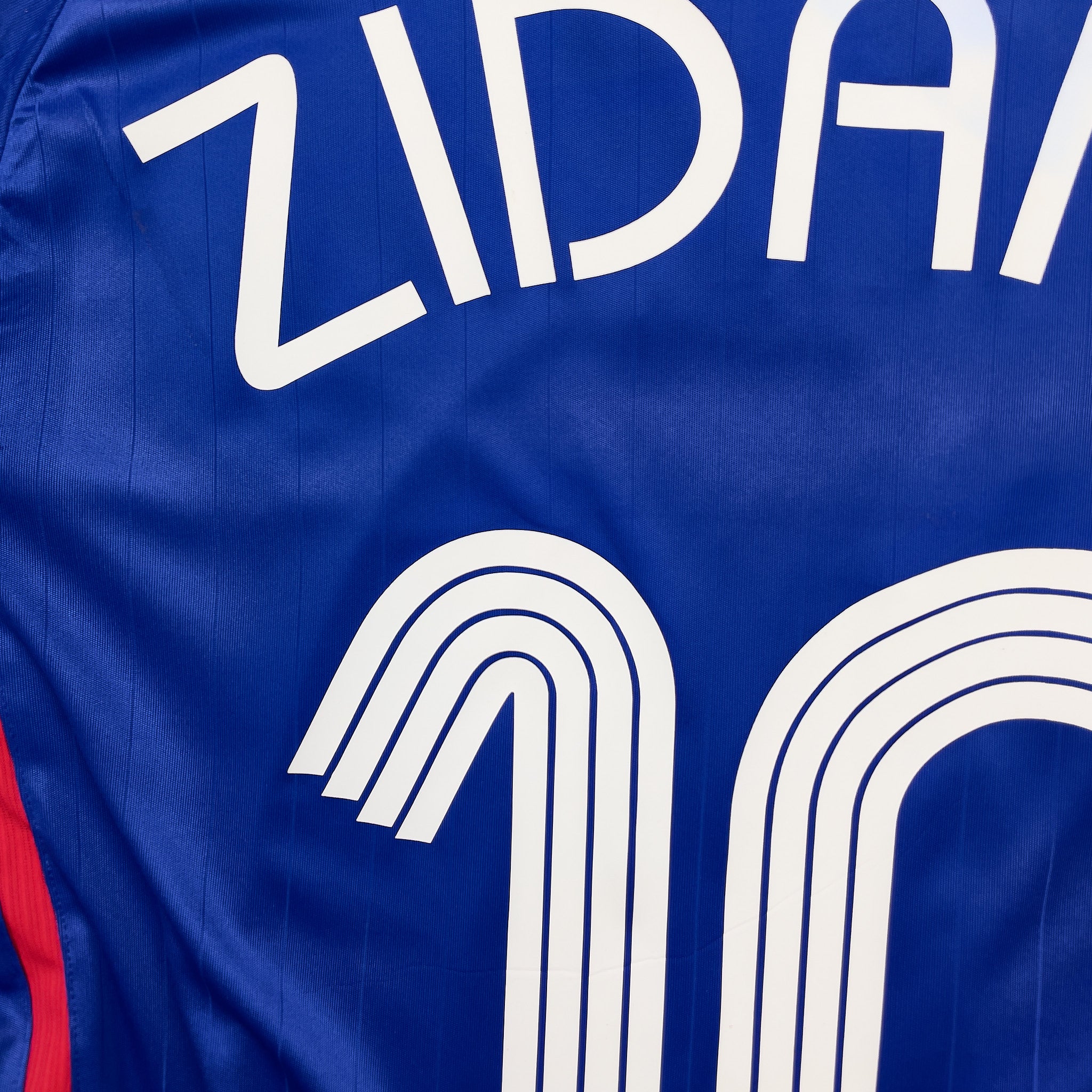 Buy 2006/07 France Zidane 10 Home Shirt (L) Adidas ~ Free worldwide shipping ~ Authentic Vintage Football Shirts from Cult Kits