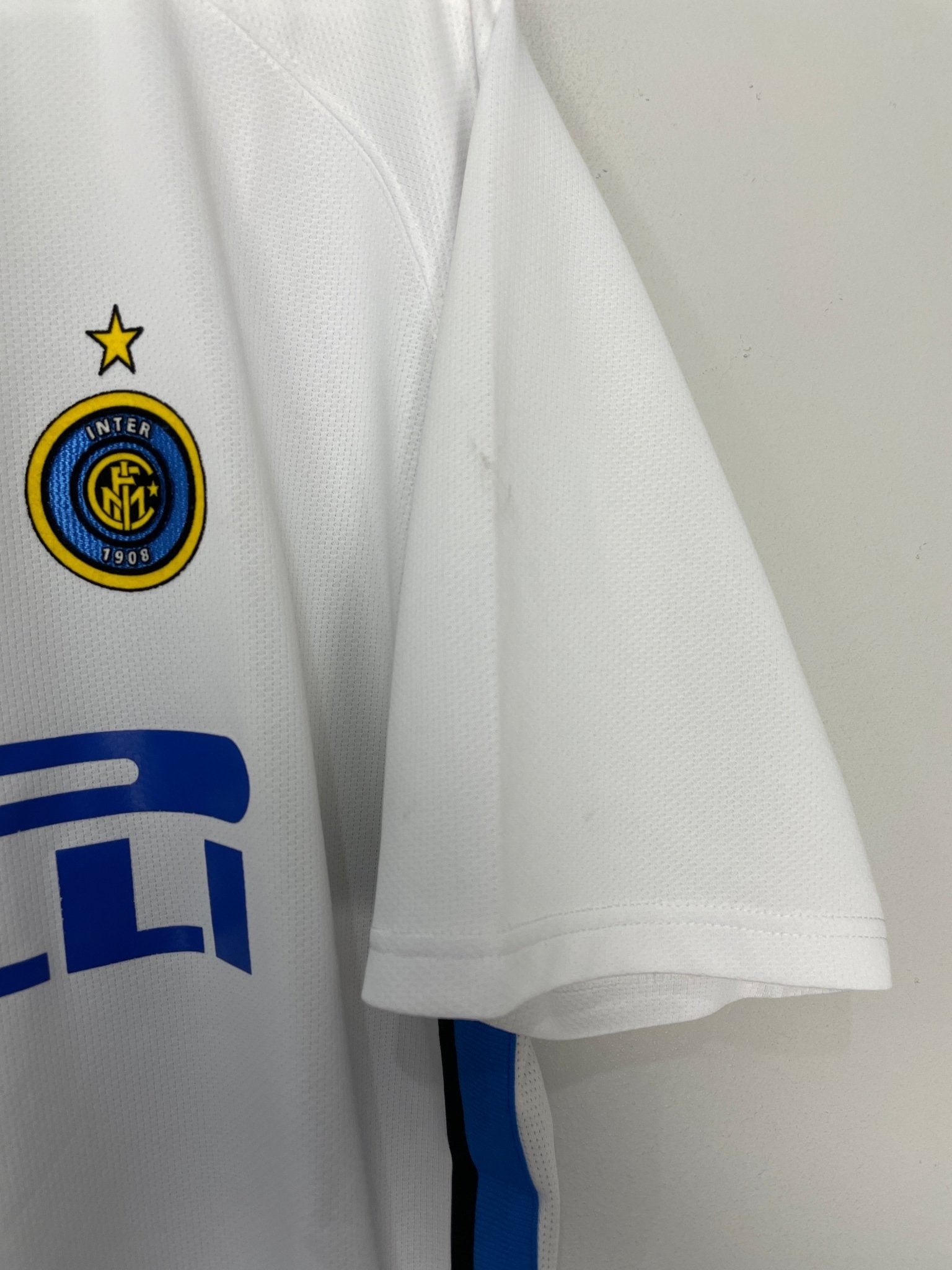 Shop 2006/07 INTER MILAN FIGO #7 AWAY SHIRT (XL) NIKE, classic football shirts, vintage football shirts & retro soccer jerseys at Cult Kits